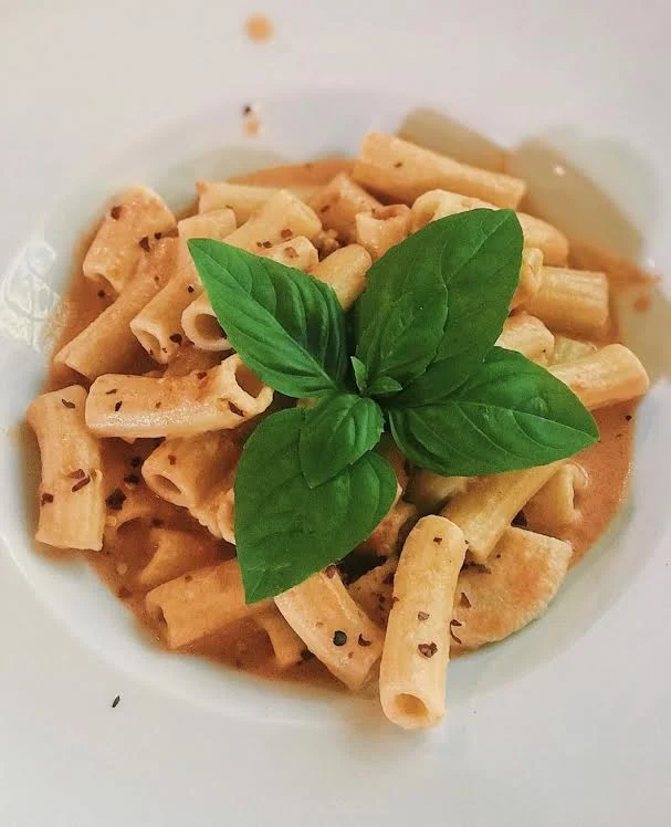 Rigatoni with Vodka Sauce