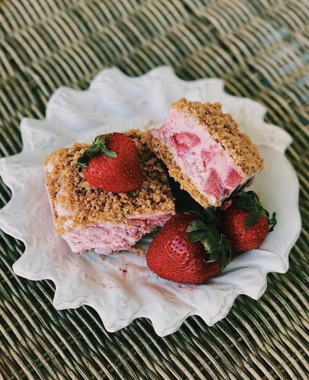 Frozen Strawberry Pie