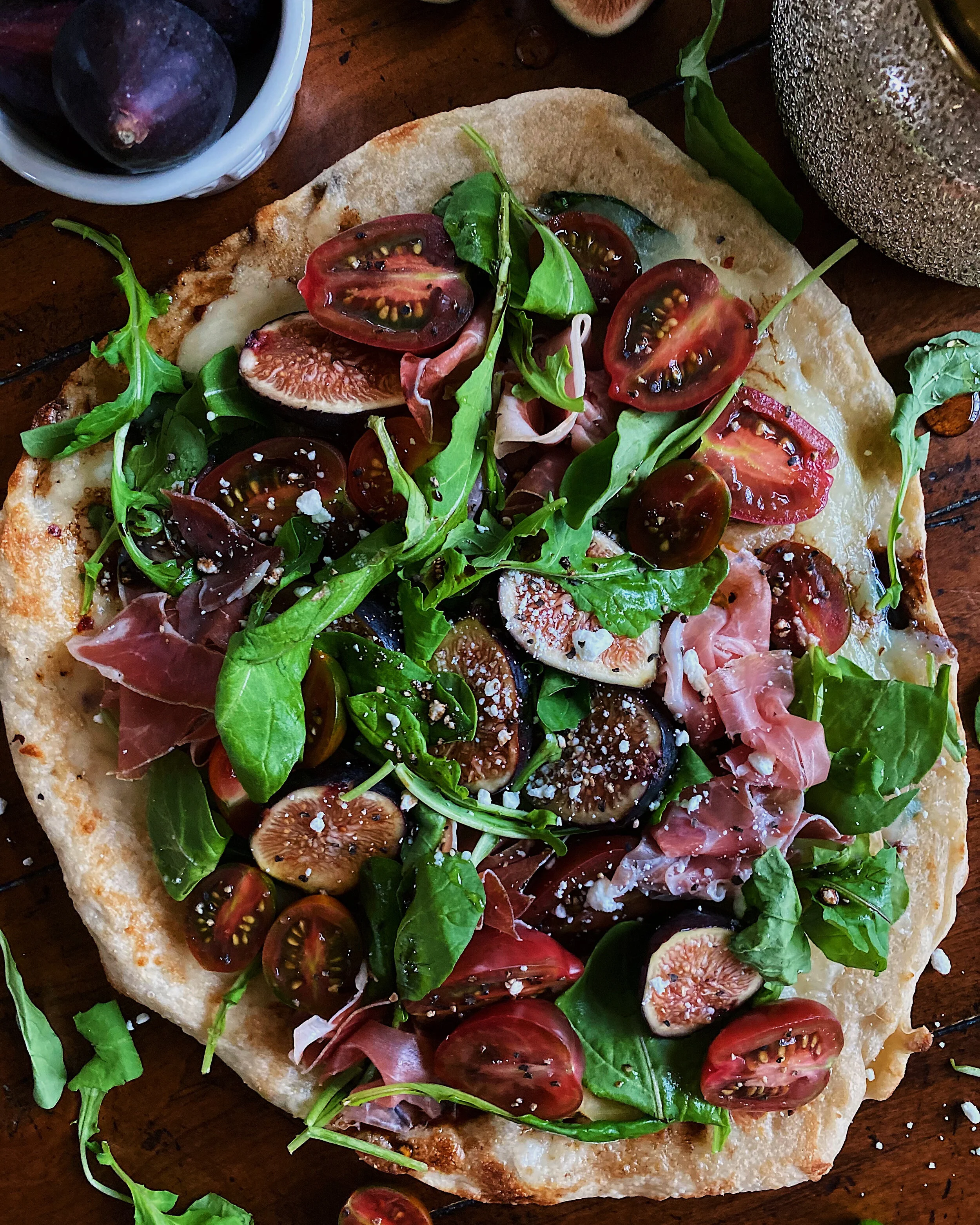 Grilled Arugula Fig Prosciutto Pizza