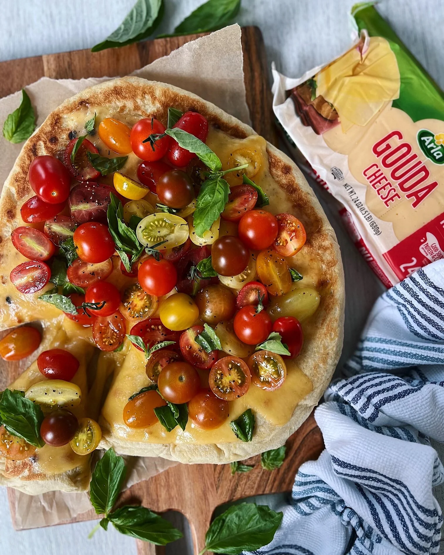 Herby Tomato &amp; Gouda Grilled Pizza
