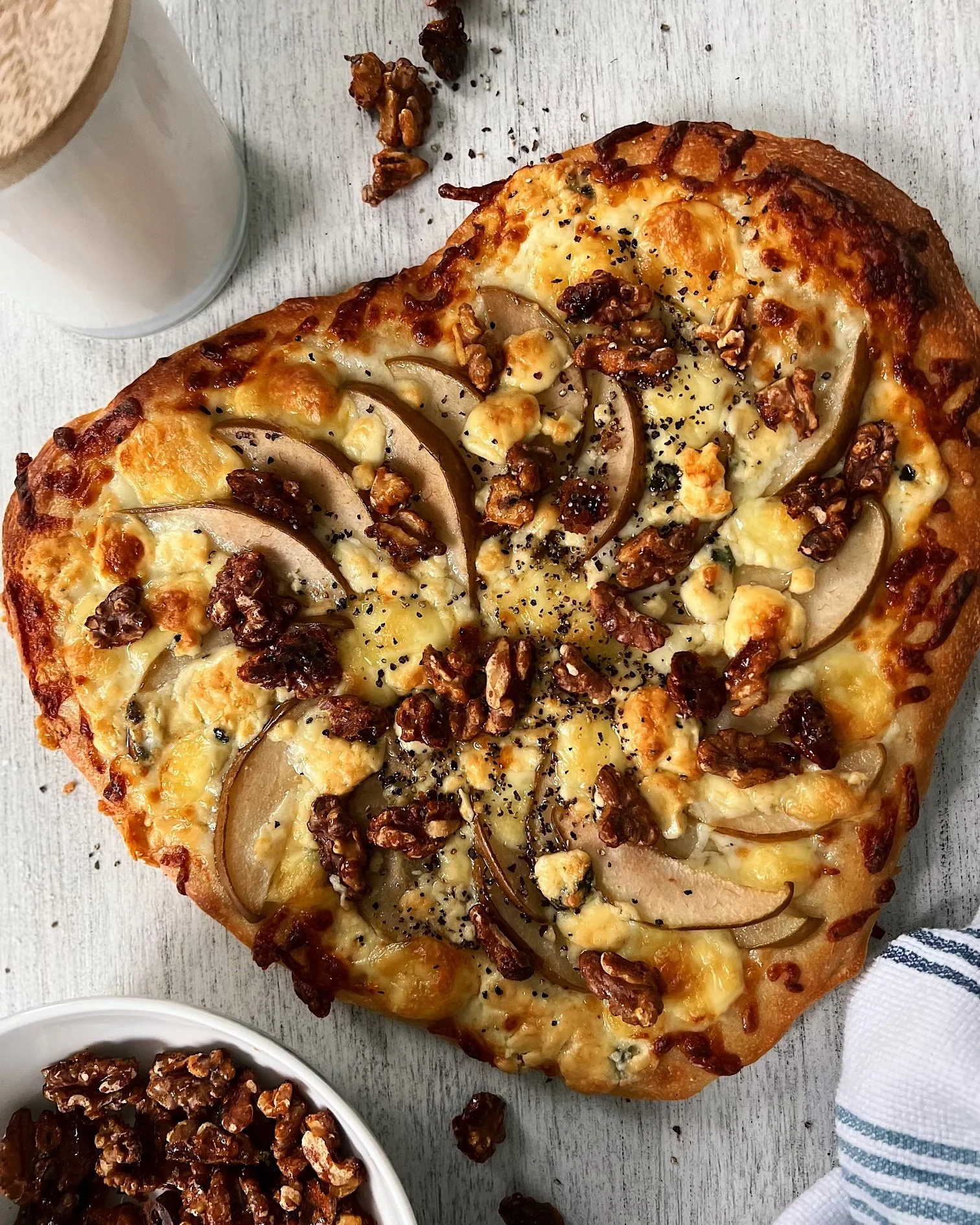 Cheesy Pear &amp; Honey Walnut Heart Pizza