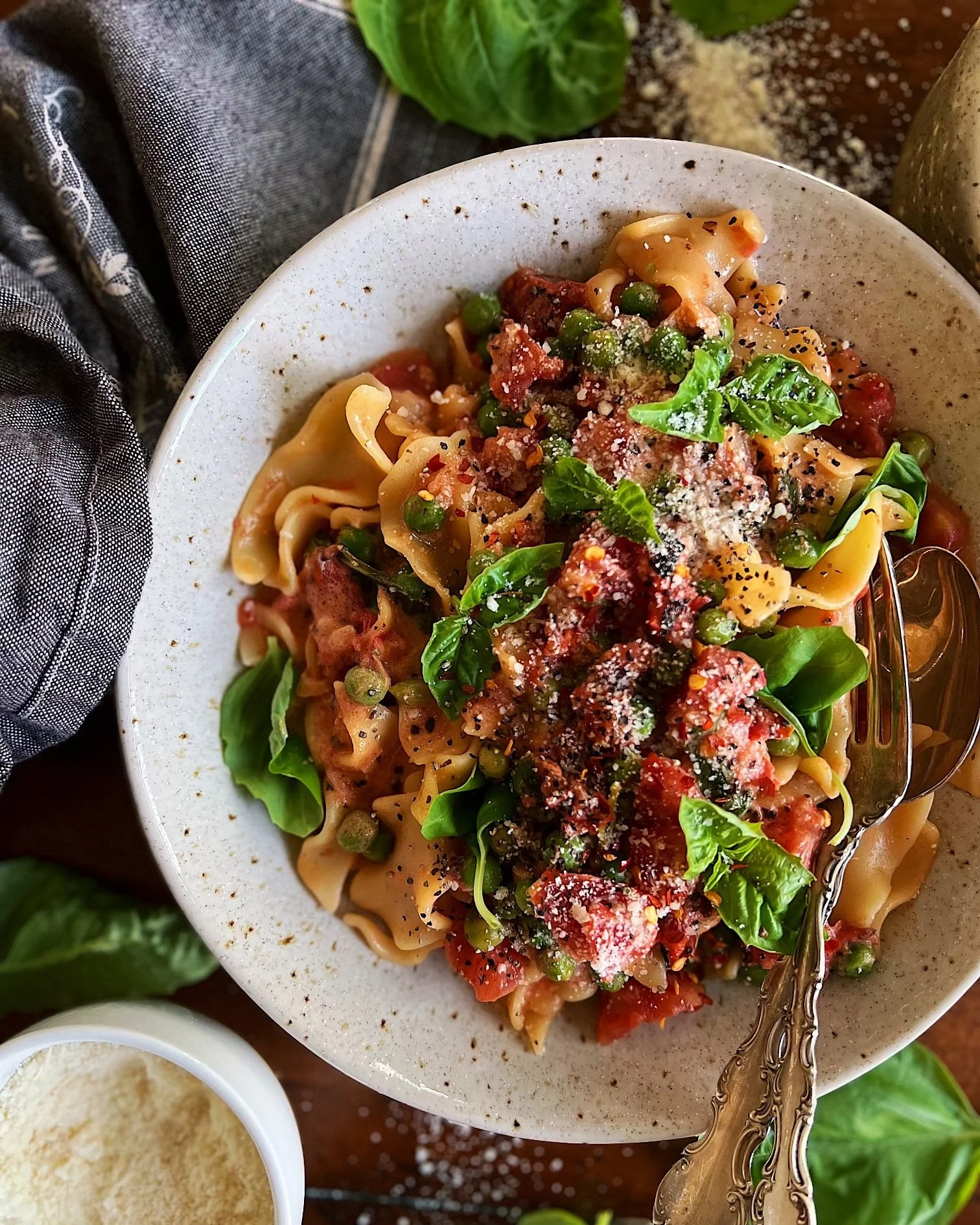 Creamy Tomato & Pea Pasta