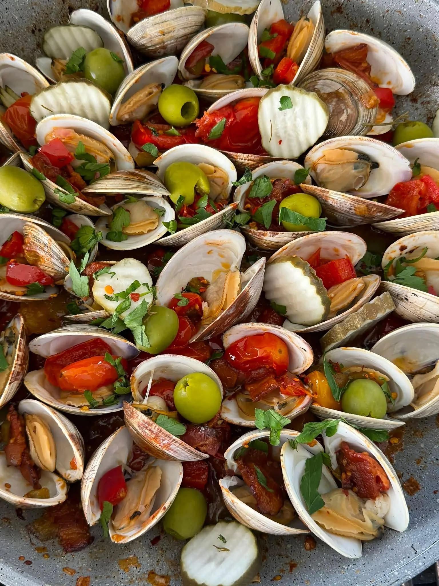 Bloody Mary Drunken Clams