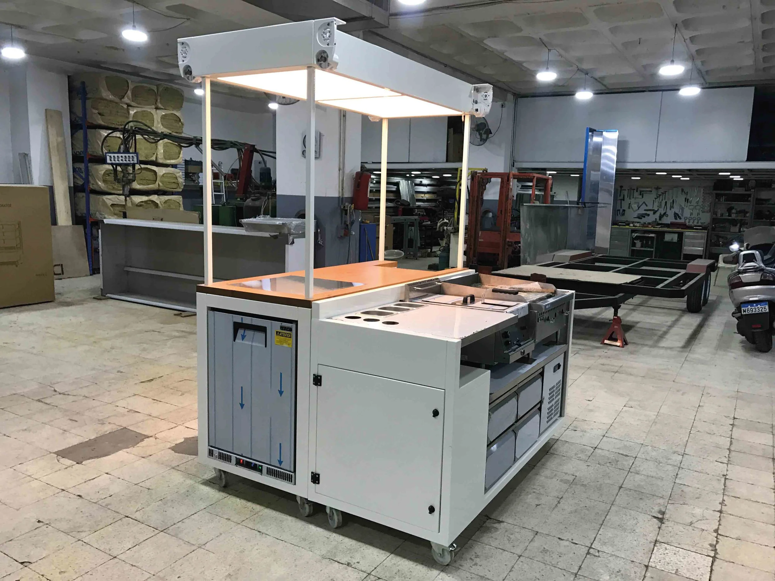 Malak el Tawouk-Sandwich & Burger Cart