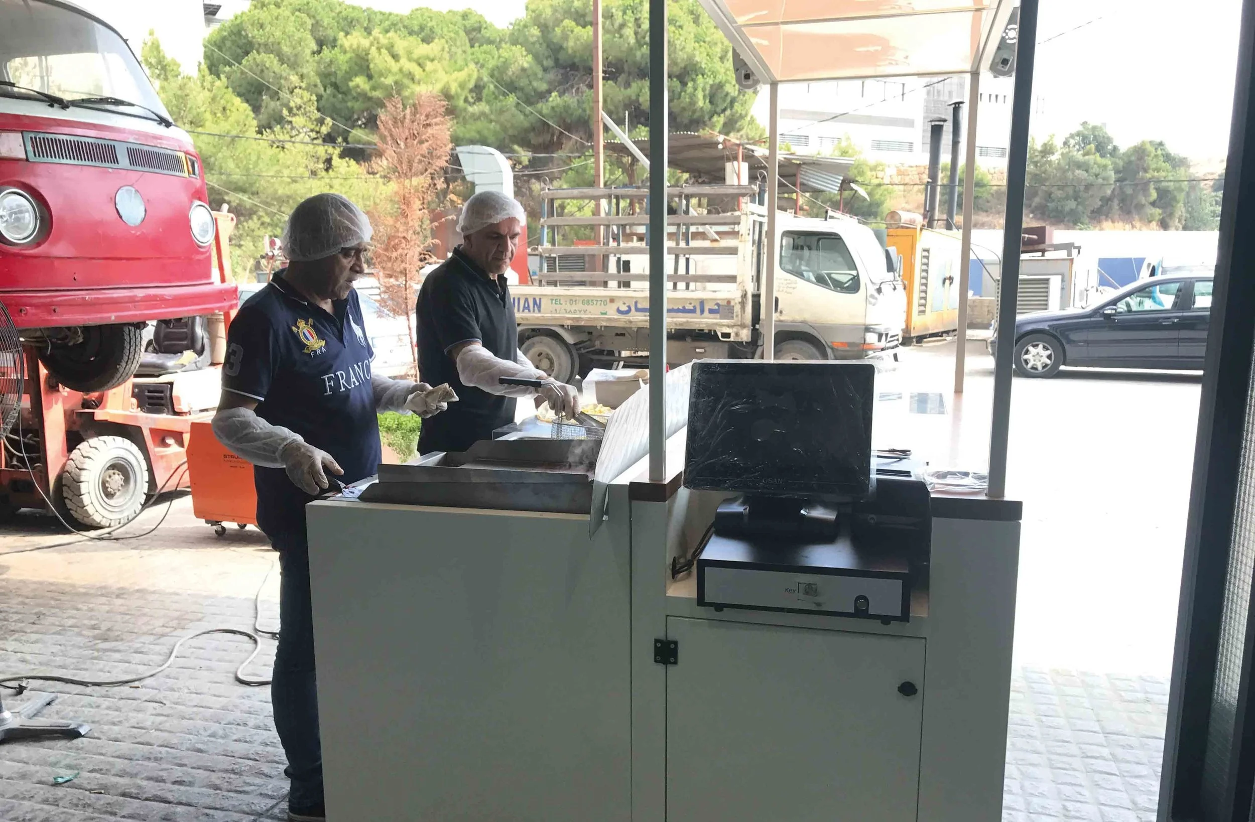 Malak+el+Tawouk-Sandwich+%26+Burger+Cart