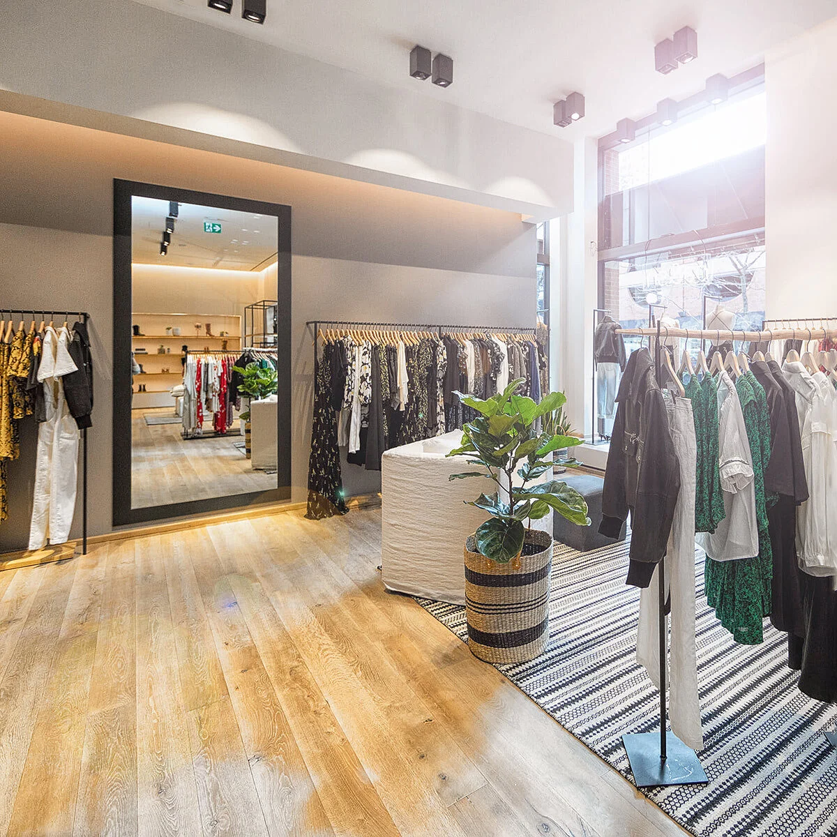 ba&amp;sh Unveils First Canadian Storefront, Second Location to Open this Summer