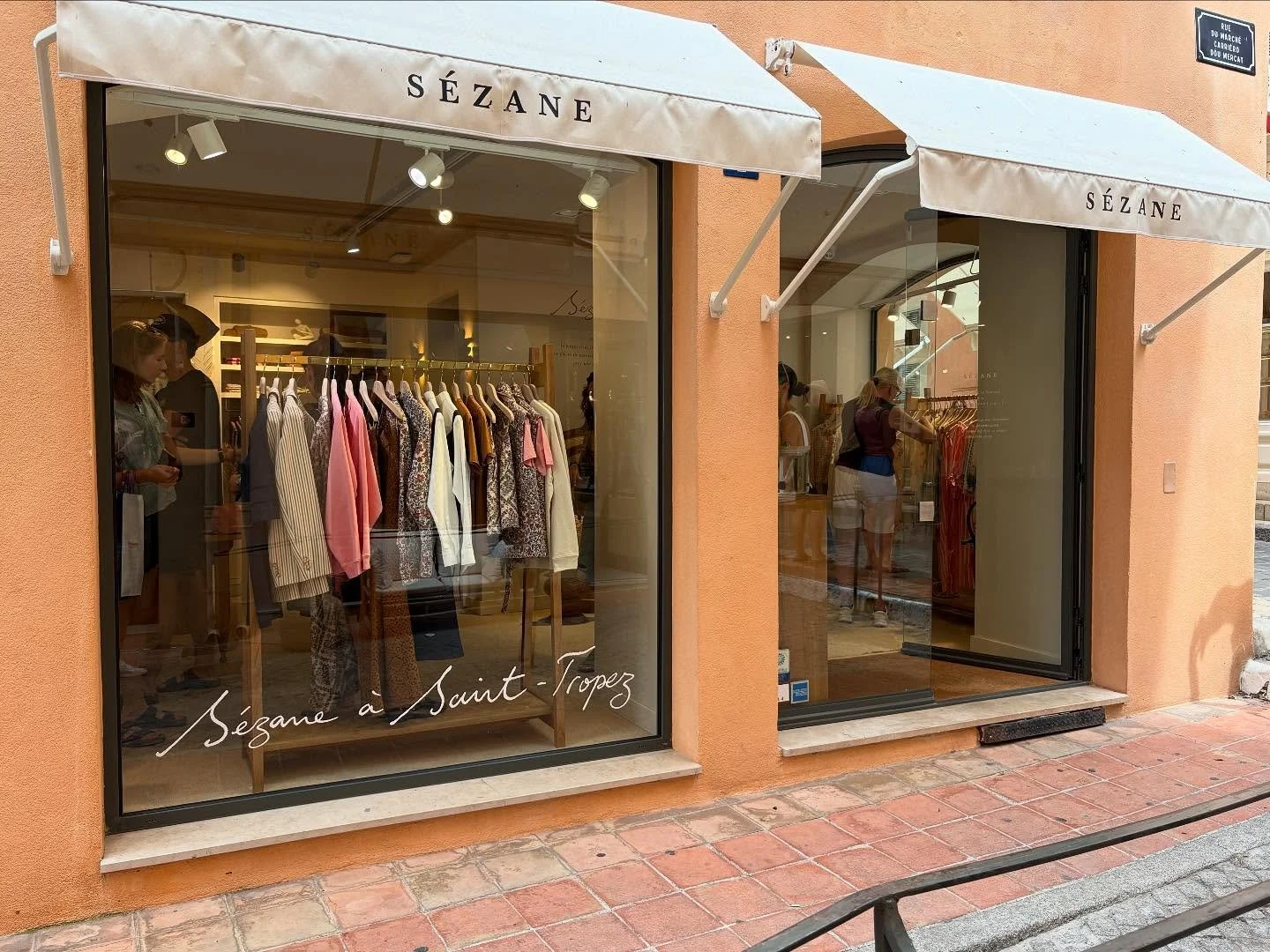Great summer pop up in ST TROPEZ from our friends at SEZANE! #sezane #sttropez #aurorarealtyconsultants