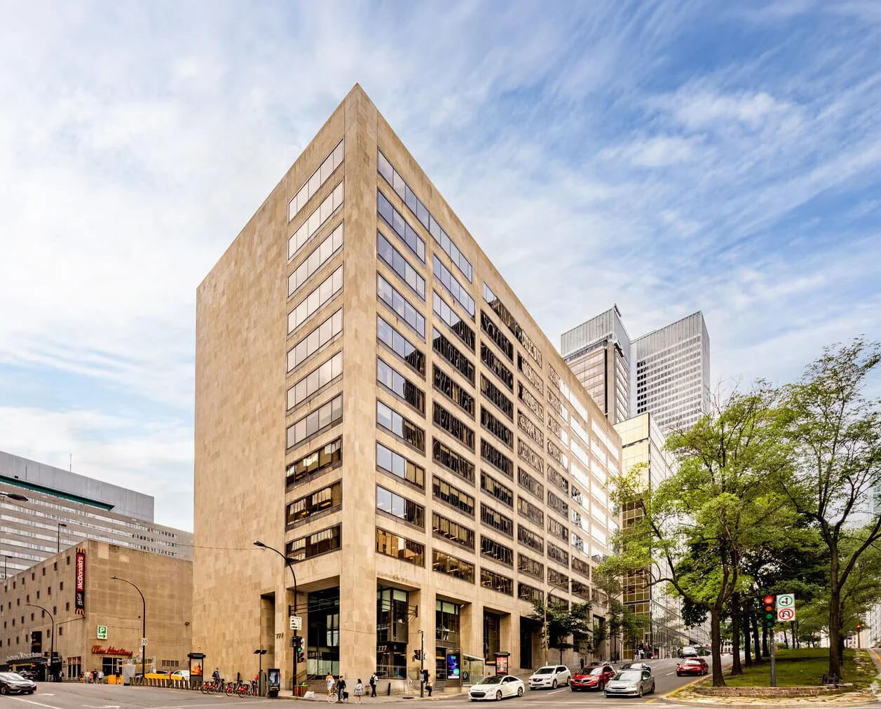 1060 Robert Bourassa.jpeg