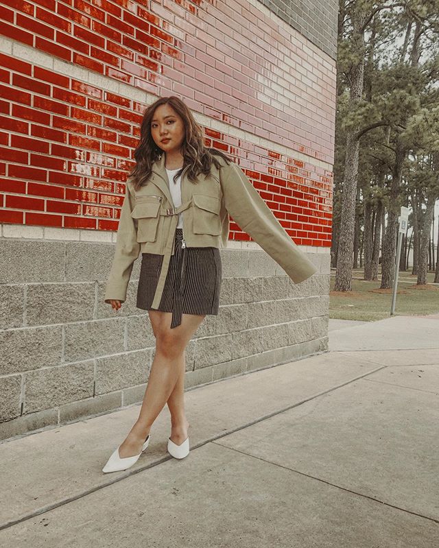 summer but make it 20 deg less (pls)
&bull;
&bull;
&bull;
&bull;
&bull;
thanks @imjennim + @eggieshop for my fav ever jacket to date and bday present to myself &mdash; also shoutout to @laurendinh my gemini twin for PC 💗 #eggiefest