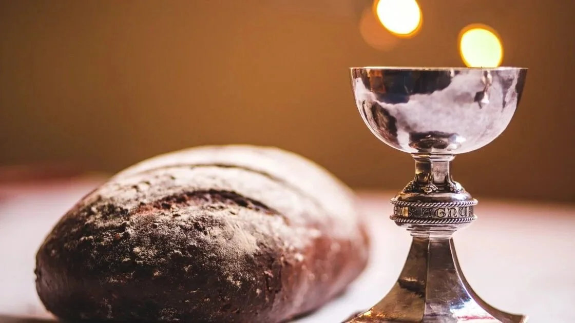 09.15am Holy Communion