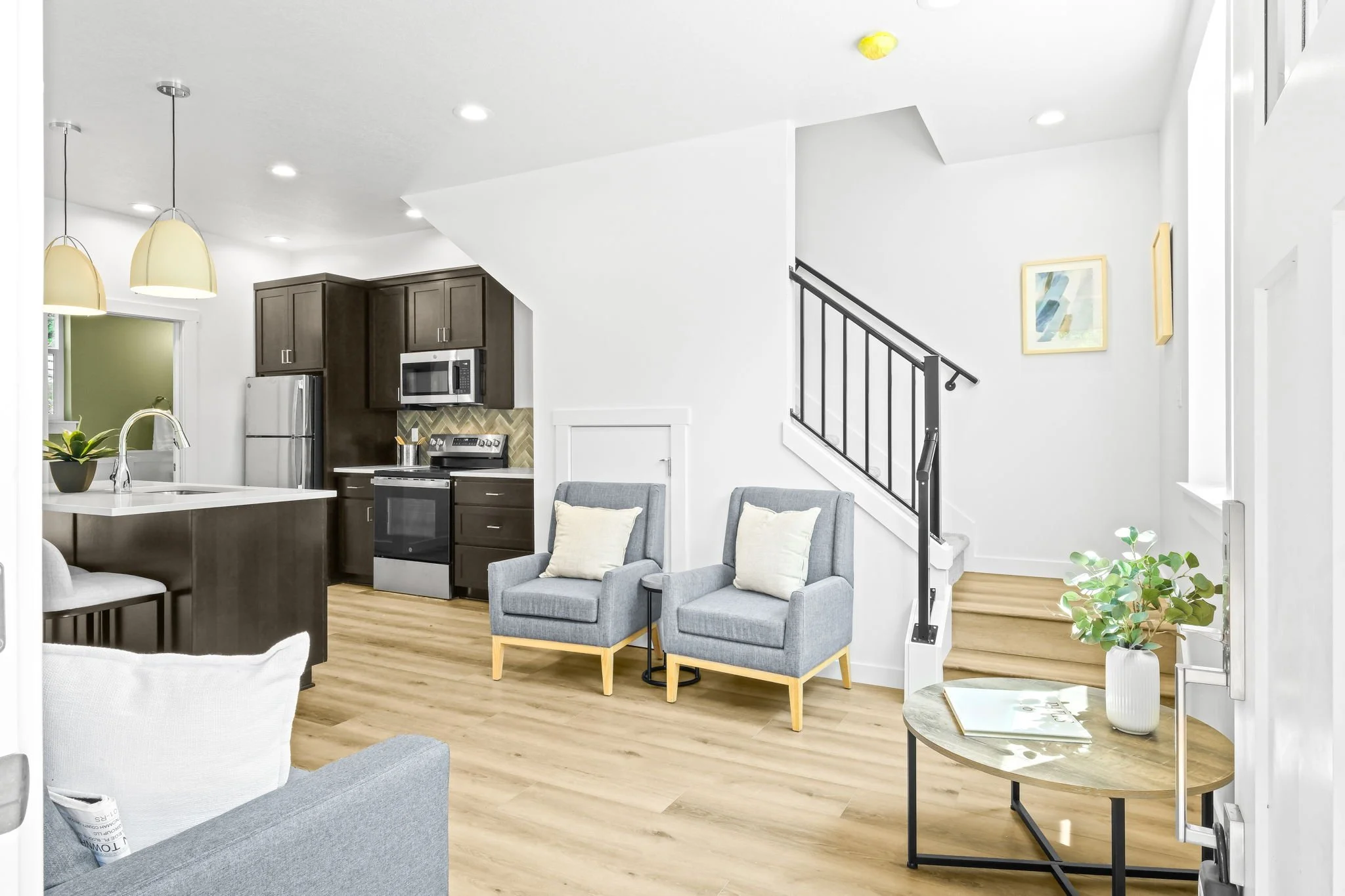 5477 N Fessenden St-3.JPG