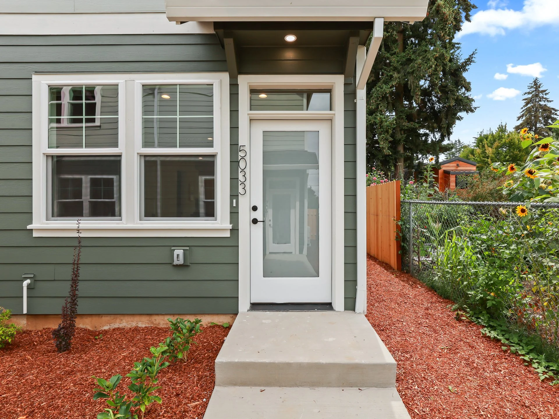 5033 NE 47th Pl - MLS-15.jpg
