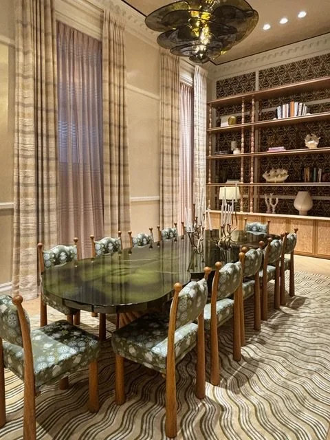 Somehow earthbound and simultaneously glamorous, Cartier in Manhattan is the perfect combination of the two. Using natural hues in opulent finishes strikes an impeccable balance, and we&rsquo;ve been inspired to try to recreate the effect. Swipe to s