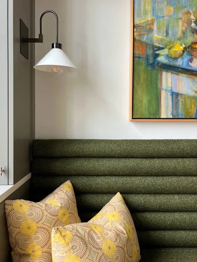 Bursting with unexpected color combinations, Confetti is a real example of beauty found in the thoughtful details. The ultimate combination of sophistication and playfulness. Zoom in for the vibrant details and swipe to see the satisfyingly saturated