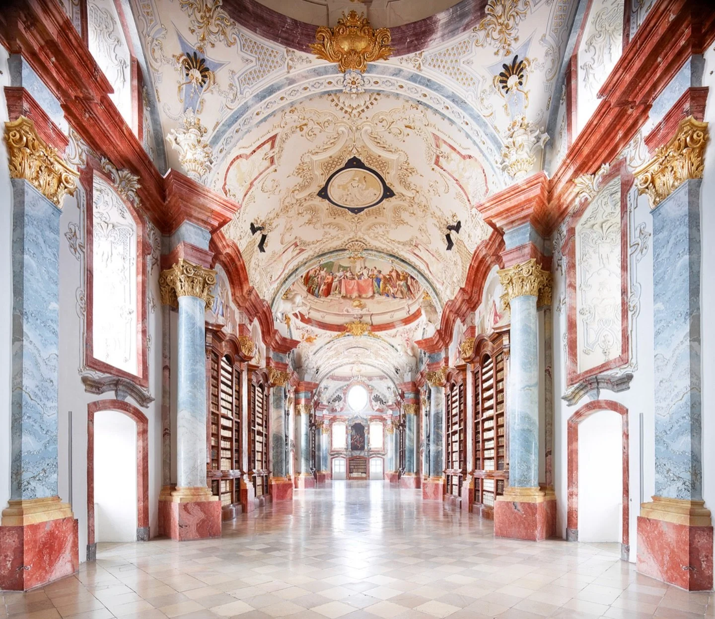 Do you know the work of Candida H&ouml;fer?She is a renowned German photographer known for her exploration of public spaces and architecture. In her career she transitioned from portraiture to focusing on spaces like libraries and museums. Her work i