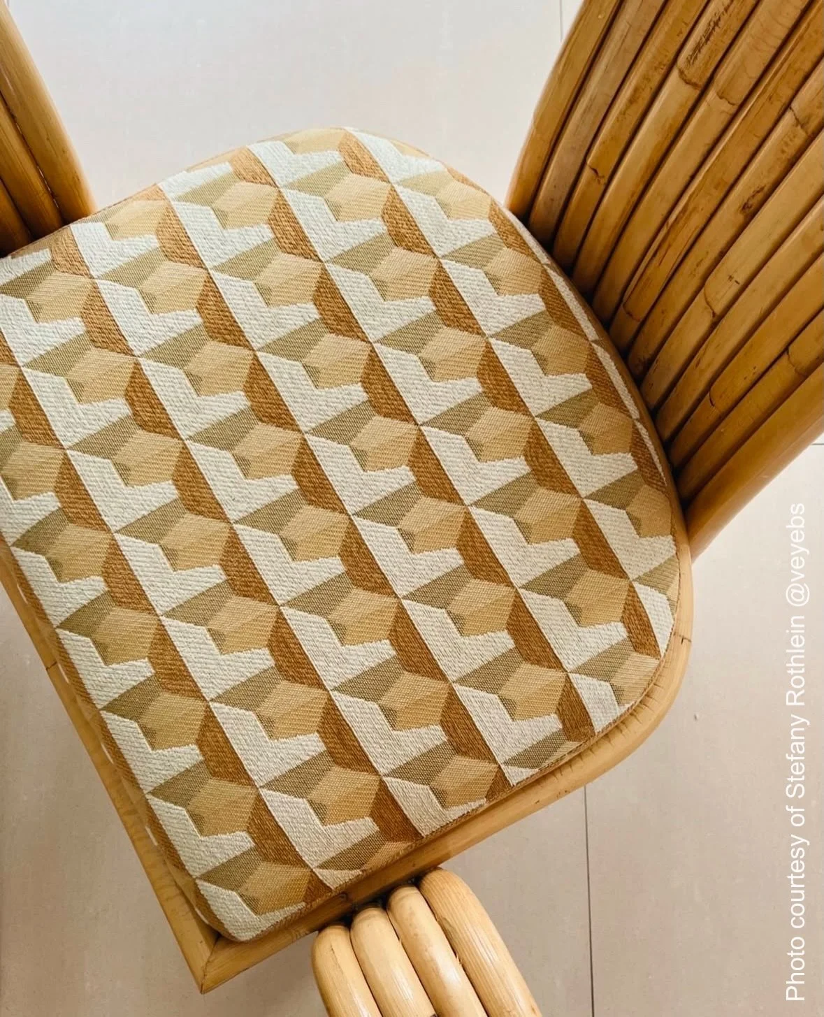 A modern fabric with a vintage flair ~ Milano is the perfect balance of striking and classic. And look how great it is with these chairs! Thanks to @veyebs for having the vision.

Swipe to see all 8 color ways of Milano, and DM us for samples.

#mode