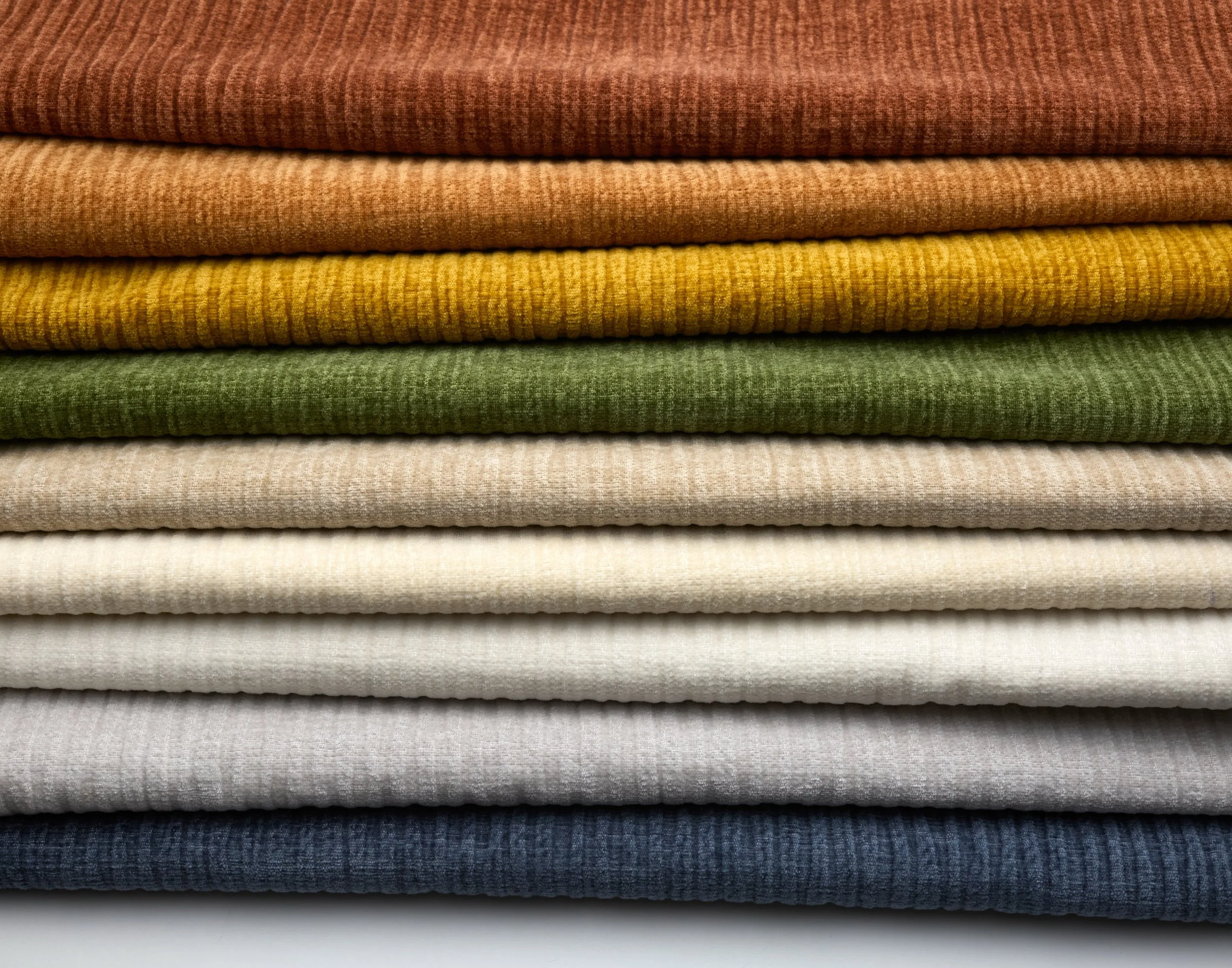 Ondulato ~ Italian for wavy, undulating. The roll of terrain, a ripple across still water, the layered appearance of stone. 

Our newest fabric takes its name from these textures. Available in every shade nature makes. Which one calls to you?

#waves