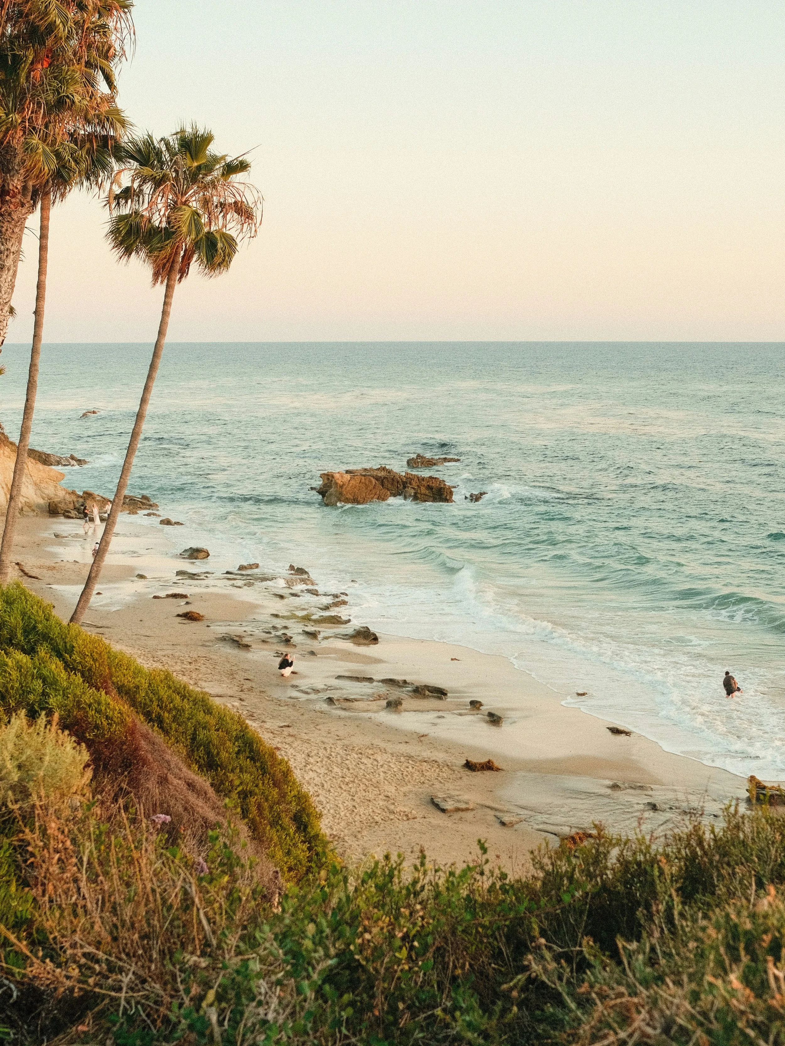 Who says you can&rsquo;t enjoy the shades of summer all year round? Swipe for some warm layer inspiration. 🏝️ 🌊 🏜️ 

Want help creating your own perfect color story? We can help! Send us your inspo photo to get started! 

#shadesofsummer #colorins