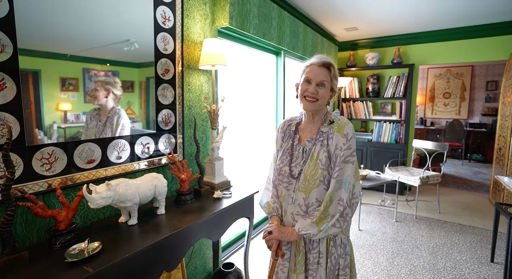 Tania Vartan&rsquo;s home can now be seen on Homeworthy! Not only is it a wonderful glimpse into the life of an accomplished artist, but the video beautifully showcases her amazing fabric and wallpaper line. Swipe to see some of our favorites, and wa