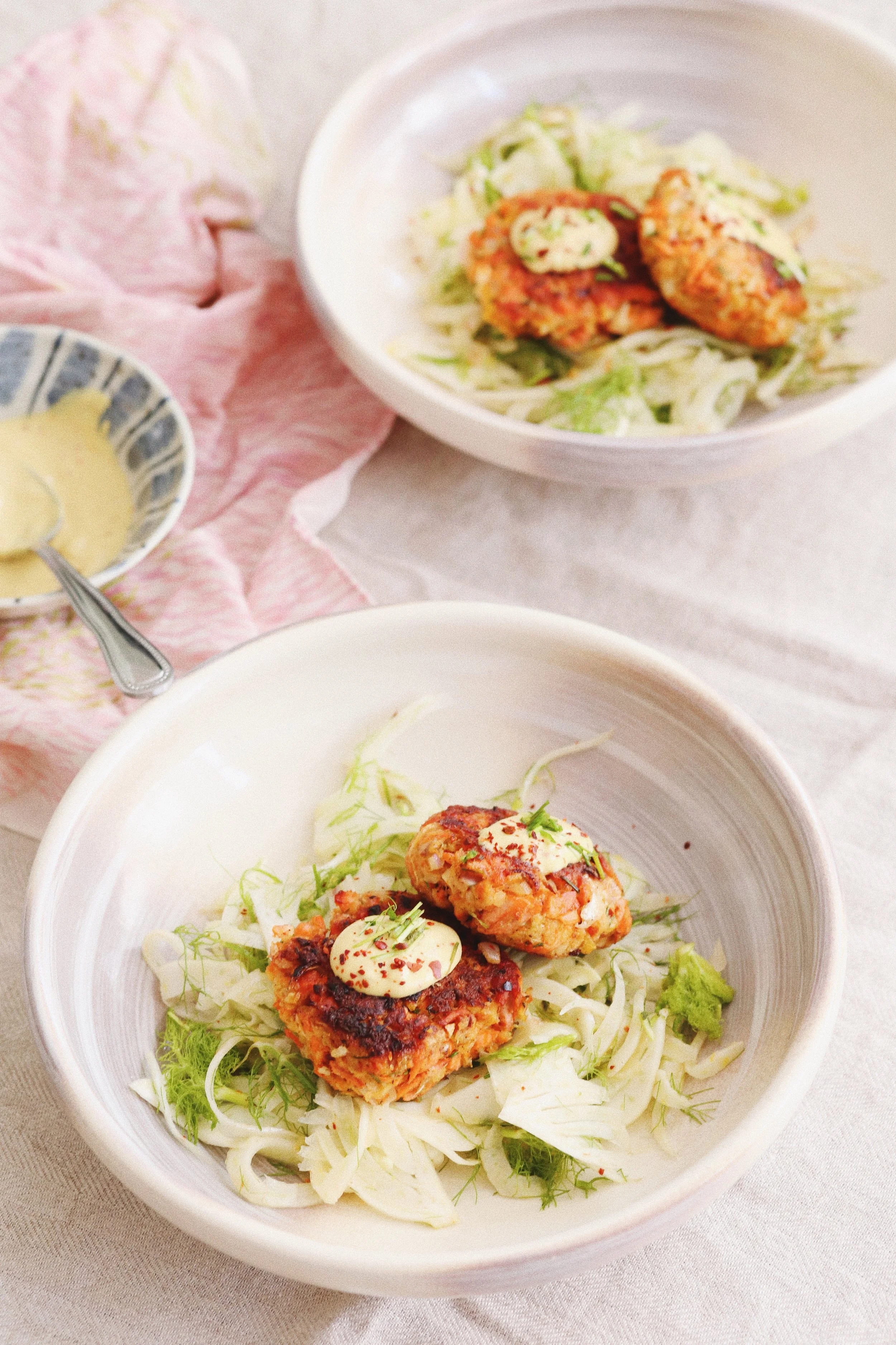 Panko salmon cakes with lemony fennel salad