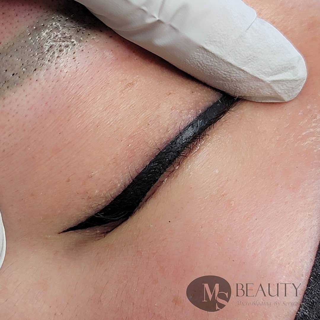 .
Eyeliner tattoo
Immediately  after
.
.

𝐌𝐬&nbsp;𝐛𝐞𝐚𝐮𝐭𝐲
⠀
▪️Introduced and published in reliable and recognized media oulets in Korea (VJ특공대,&nbsp;무한지대&nbsp;큐등&nbsp;다수의&nbsp;언론.잡지에&nbsp;소개됨) 
▪️Acquired Cosmetolog