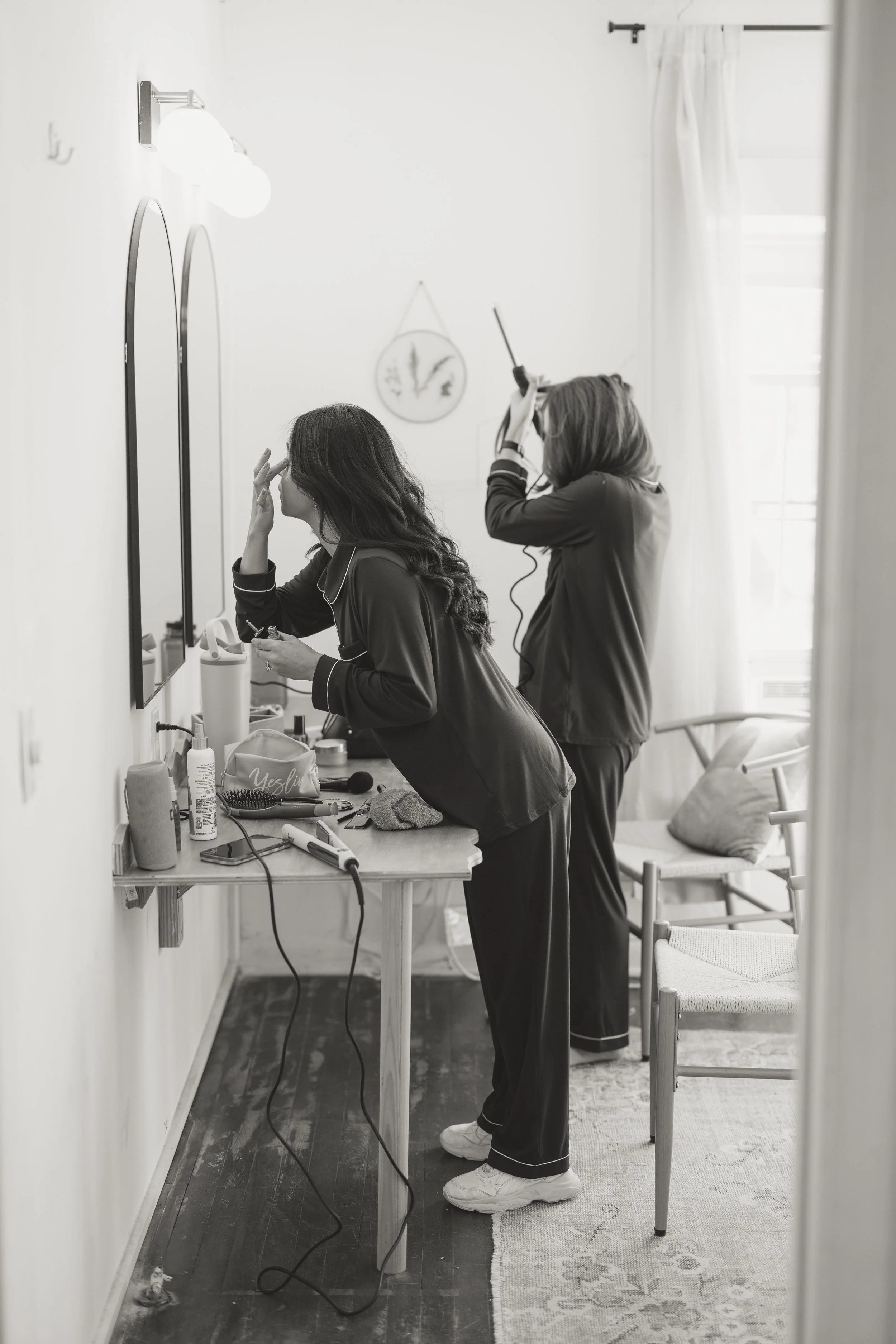 mikaylasamuel_gettingready_momentsofgracephoto-1.jpg