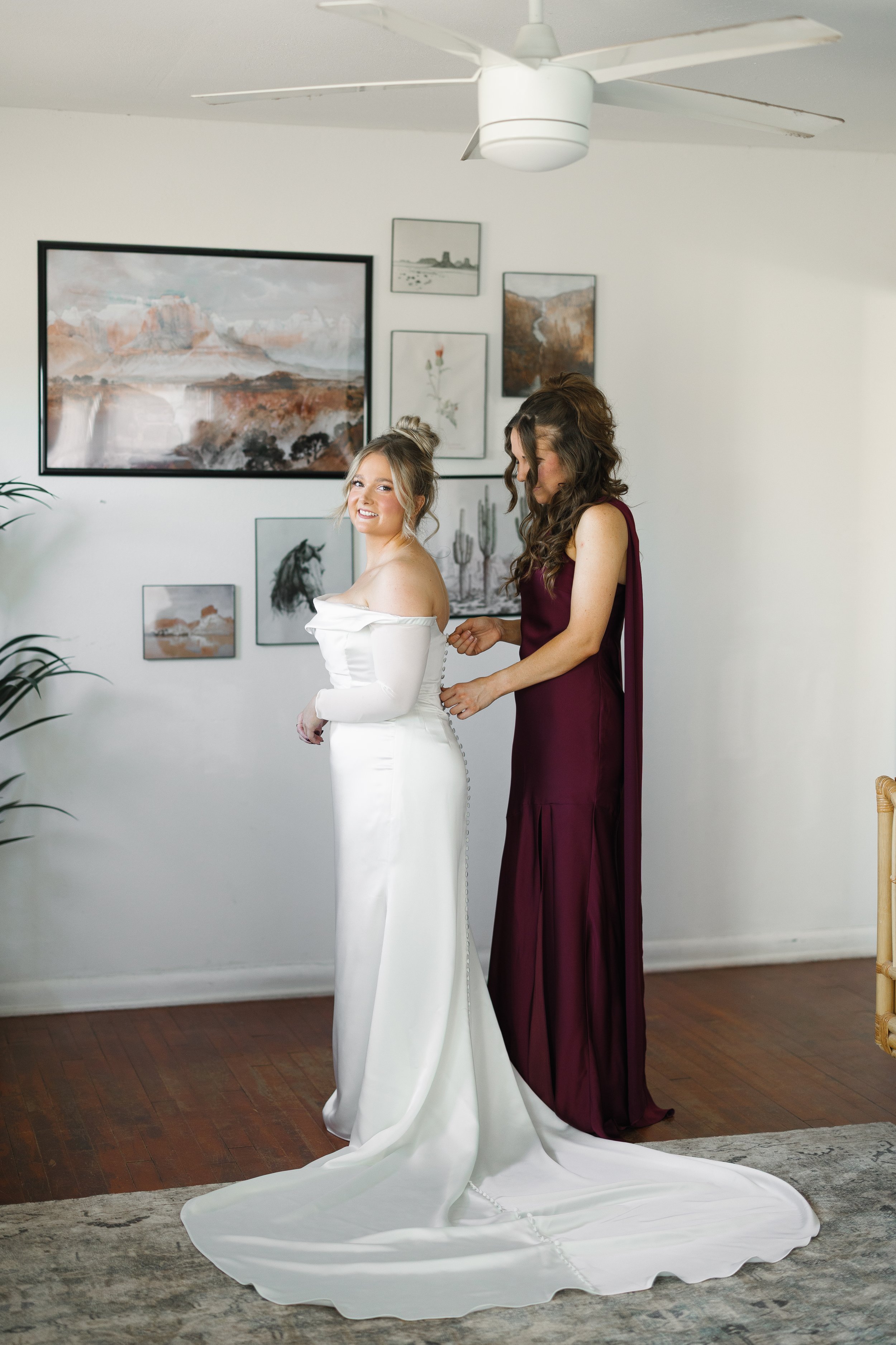 mikaylasamuel_gettingready_momentsofgracephoto-12.jpg