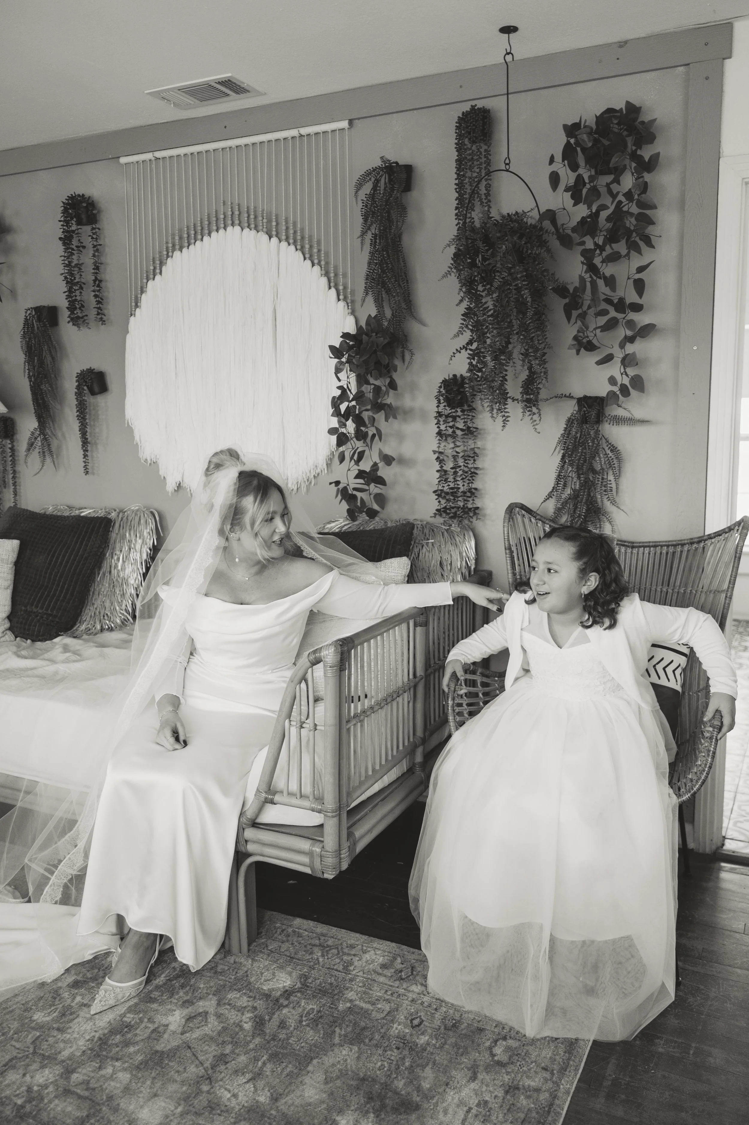 mikaylasamuel_gettingready_momentsofgracephoto-40.jpg