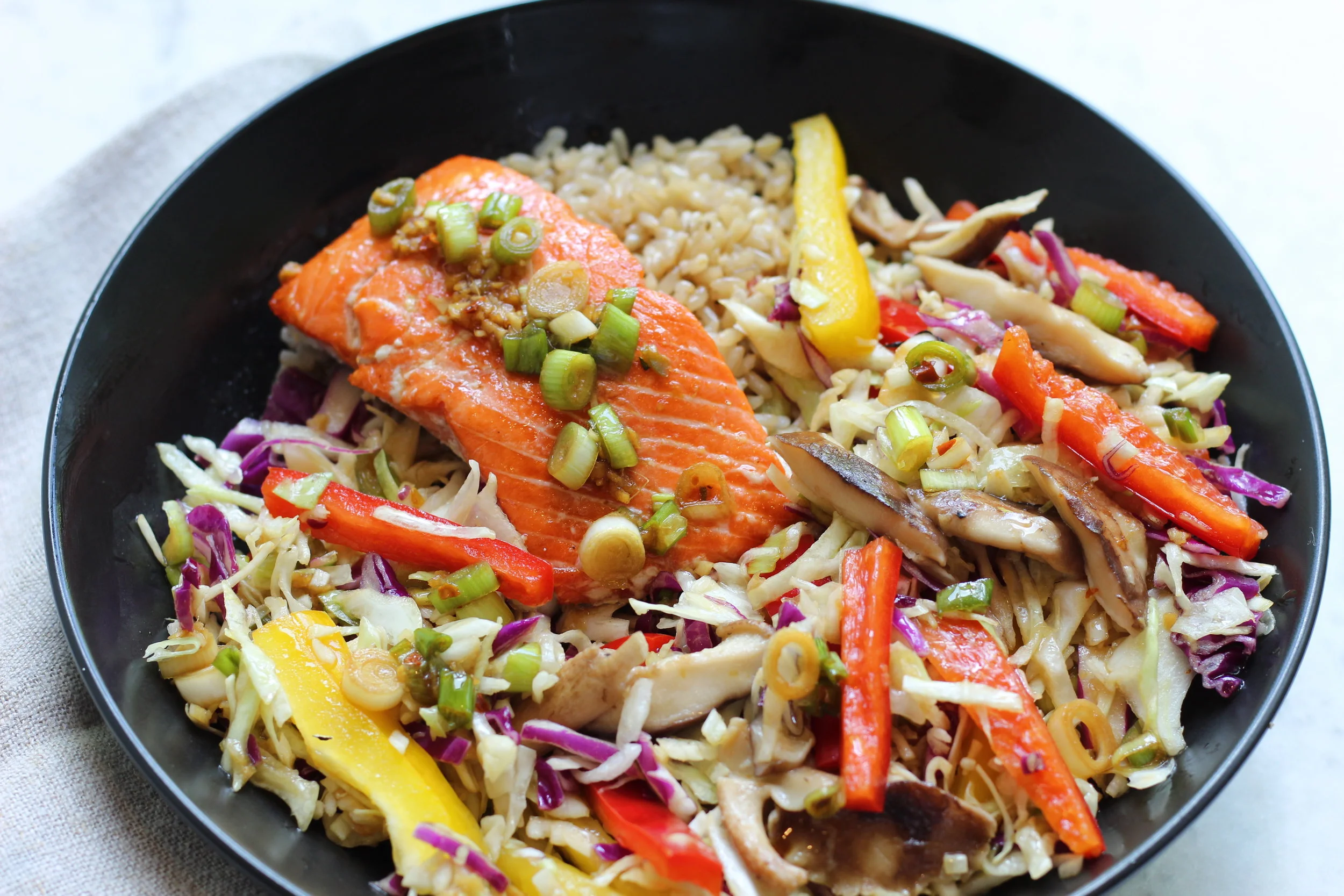 Ginger Scallion Salmon Bowls 