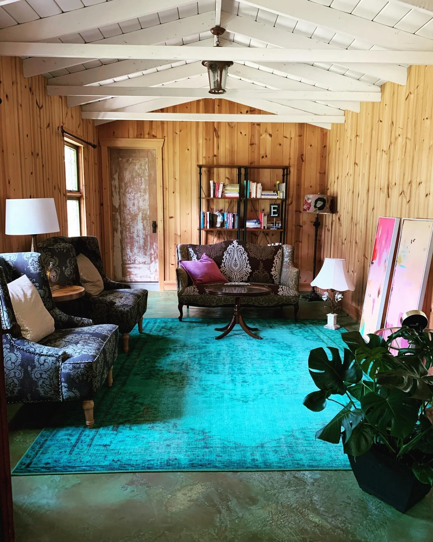 If only I had some pretty things for my new office space!! 

The awesome thing about letting go of our office space in Mission Hills is that I get to re-imagine a new Soul Care space right in my backyard. And with lots of favourite pieces to choose f