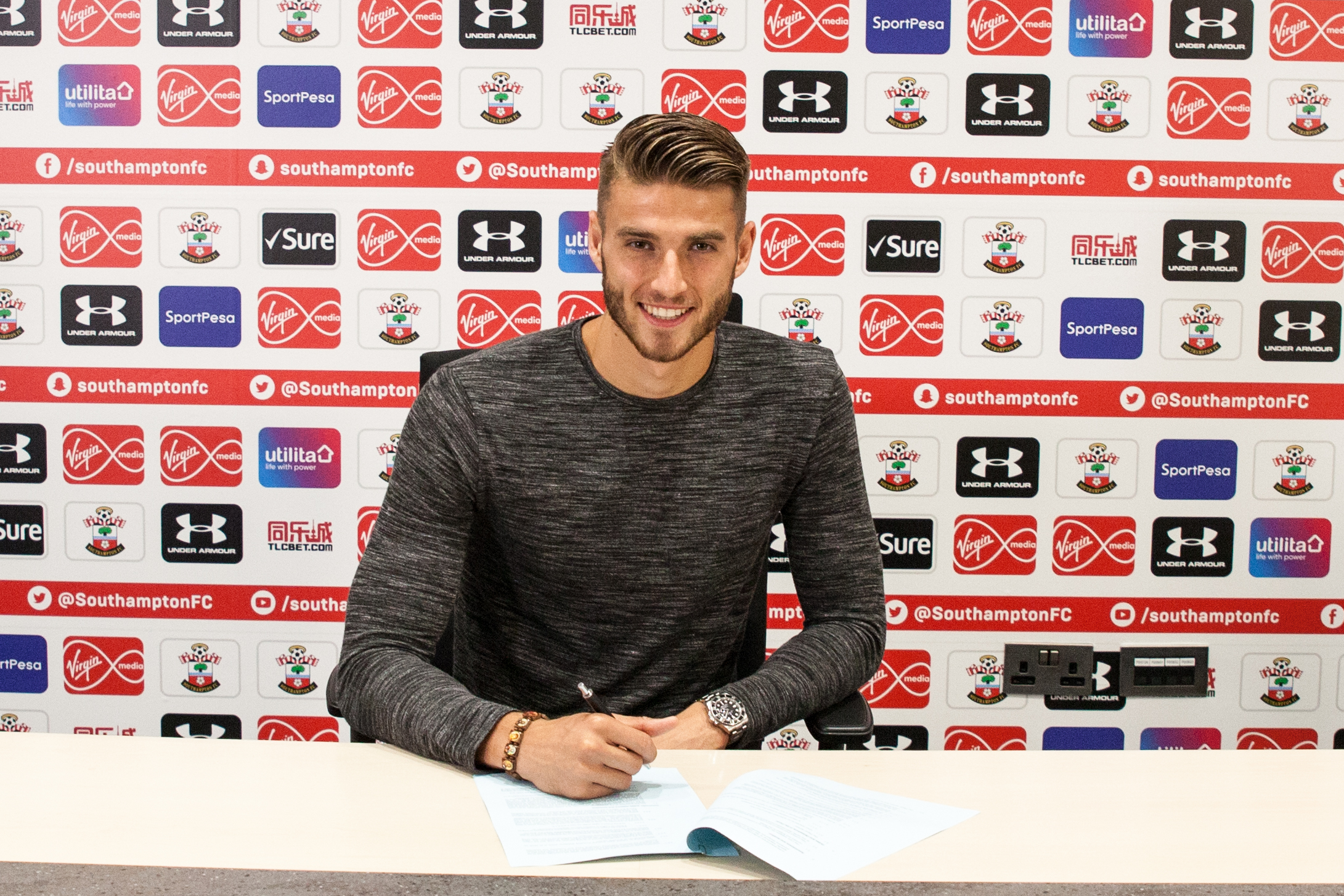 saints-new-signing-wesley-hoedt_27636749909_o.jpg