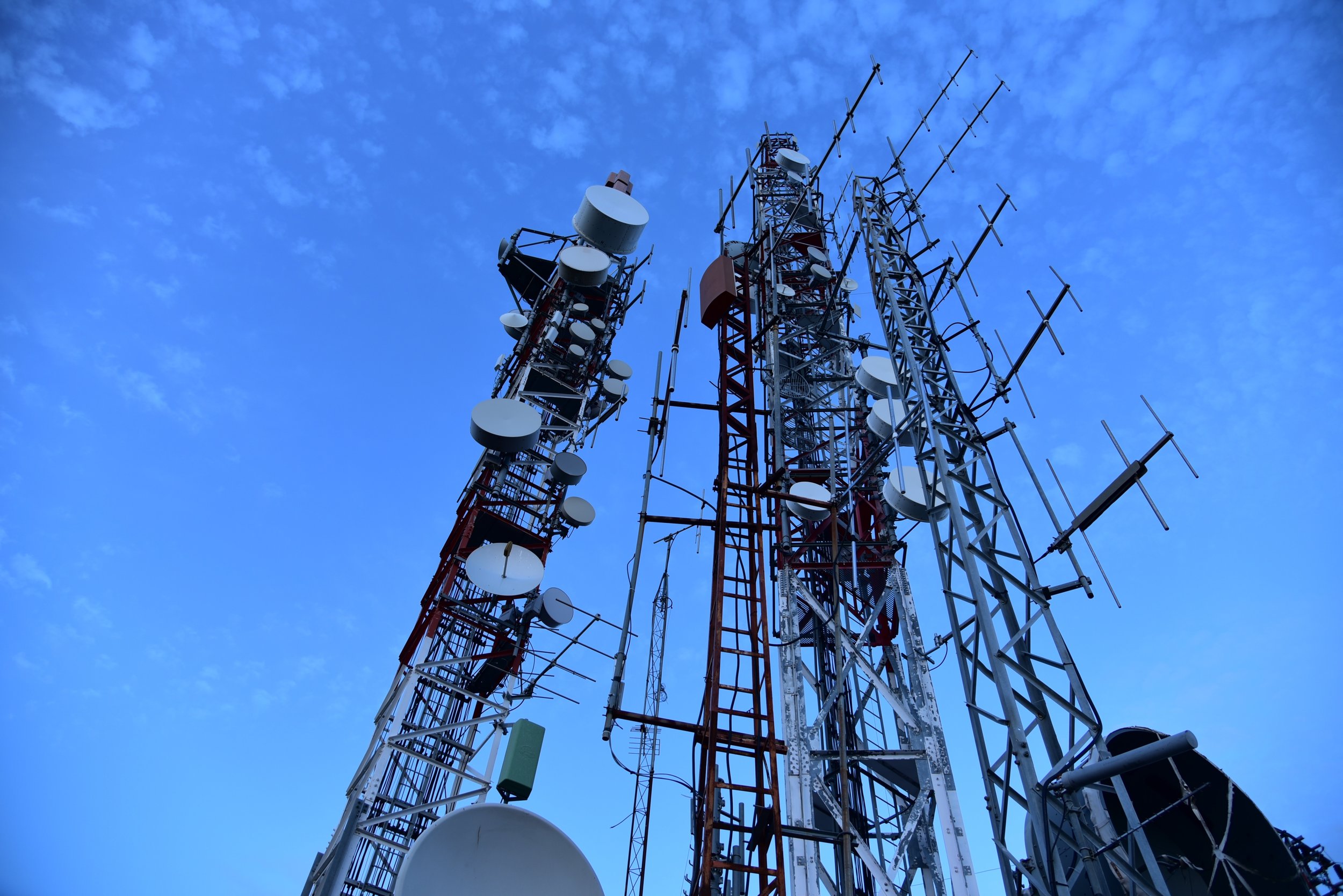 cell-tower-cellphone-masts-clouds-270286.jpg
