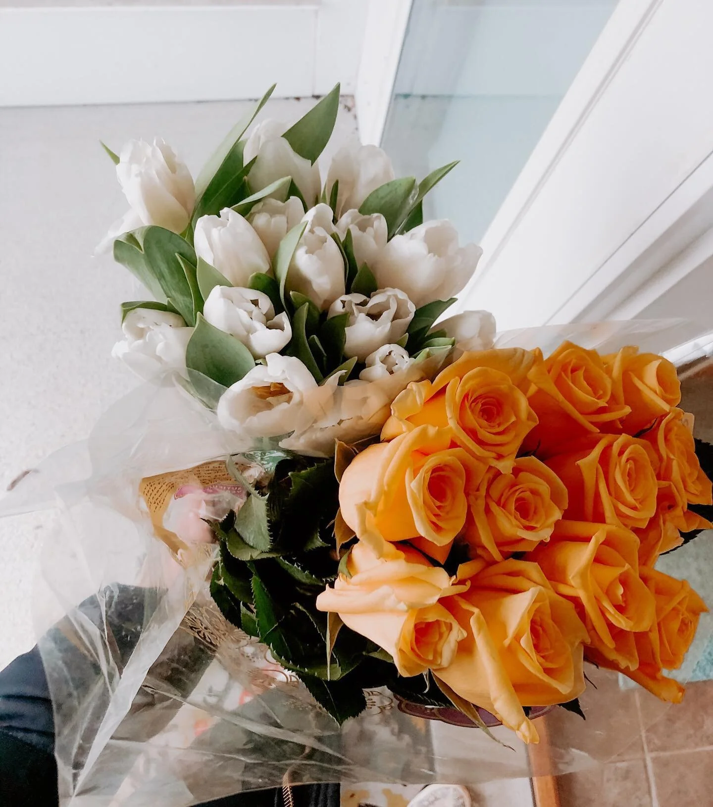 #buysomeflowerssunday 💐

Trying to learn how to truly take a break + celebrate on Sundays. I&rsquo;m not very good at it. Felt like flowers were a good start. Sunday tips anyone?? 🙋🏼&zwj;♀️