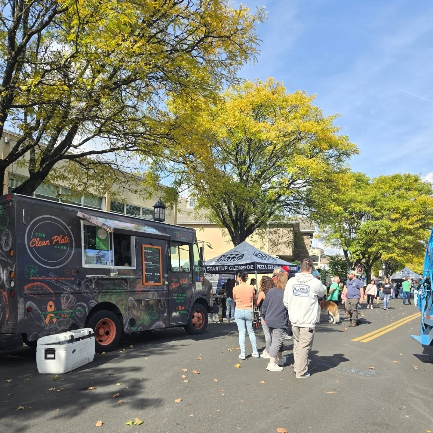 Pt. 2 of our Glenside day has us @keswickvillage Fall Fest!!!!

We're  alllllll the way at the end of Keswick ave- next to the band 🤘. Come grab a bite and rock out with us.