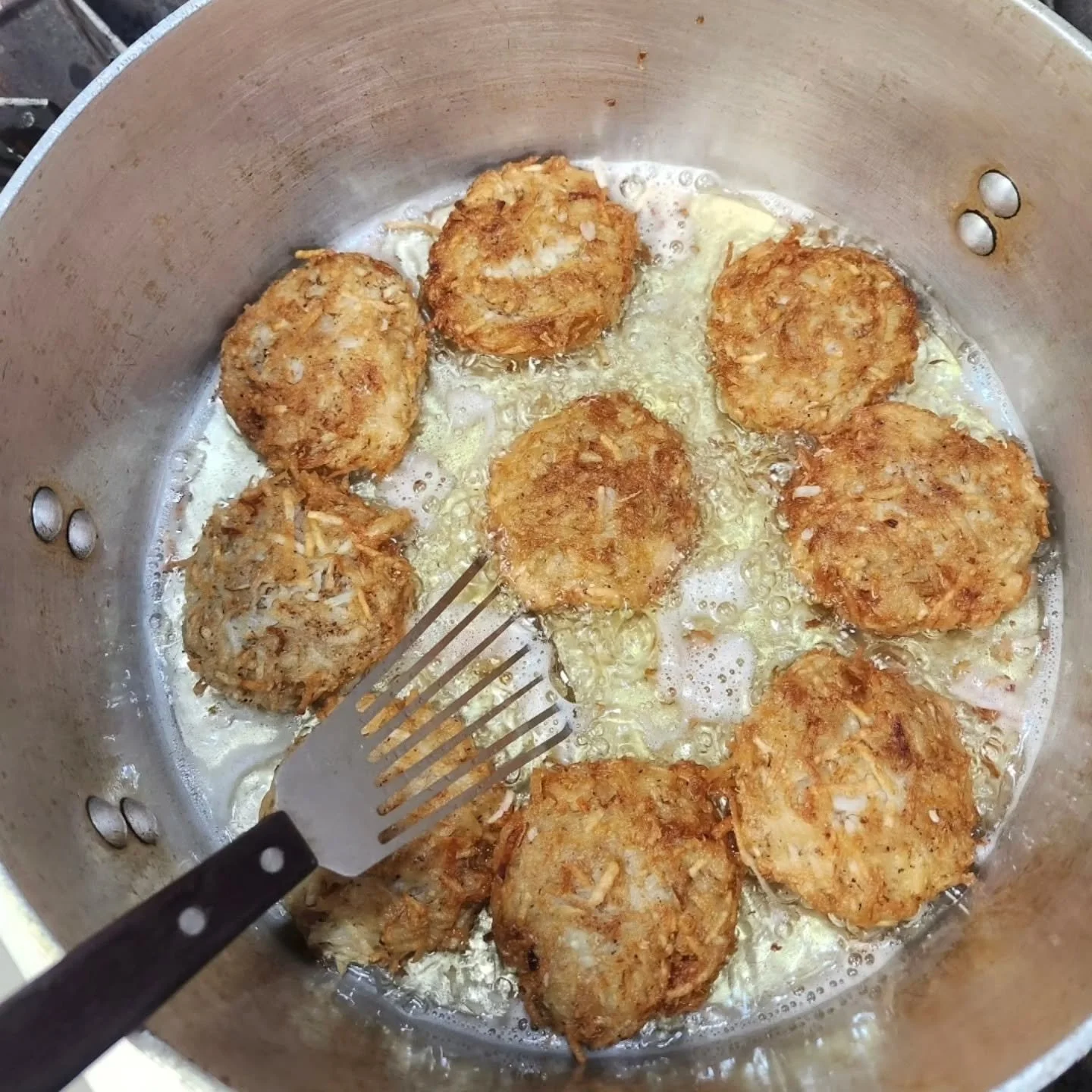 If you can smell this picture, heads up that latke orders close tomorrow!

We're shredding, forming by hand and frying these bad boys this weekend. Pick them up on Sunday or we can deliver them straight  to your door!

Link in our bio or website to o
