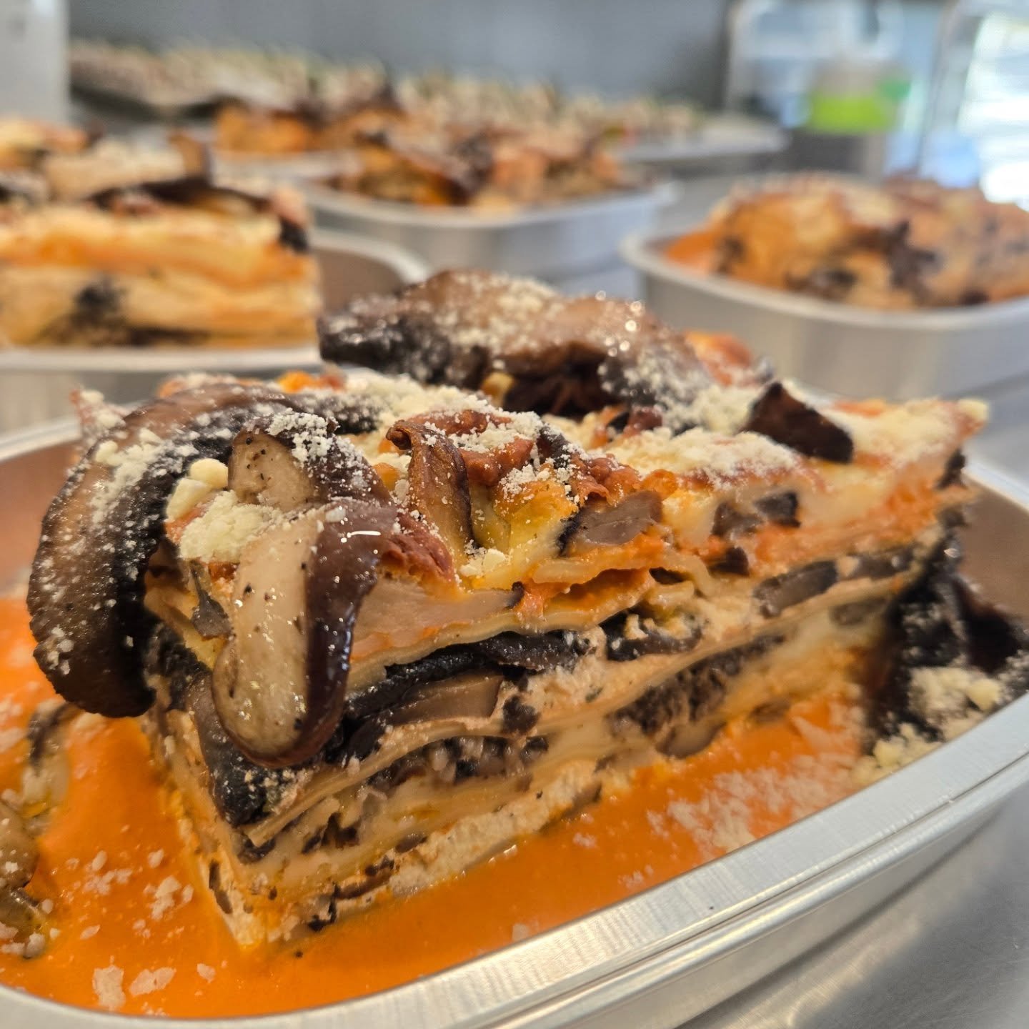 Happy Valentine's Day 🩷. 
For everyone whose love language is food, I hope yours is delicious today 🩷.

If you ordered from us, you're  definitely in luck. Check out how awesome this food came out 😍. 

If you didn't, there's  always next year 🩷. 