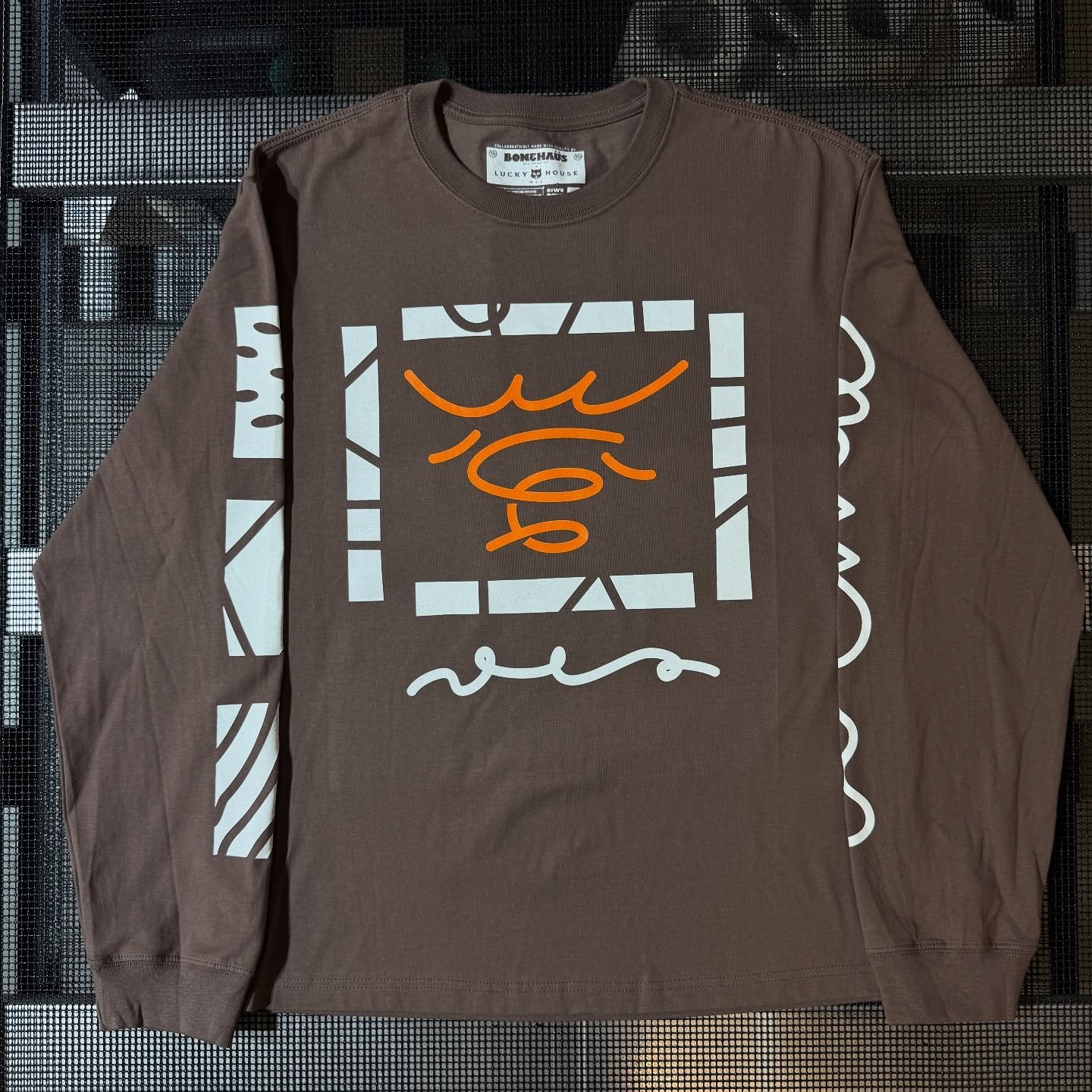 Special TX edition long sleeves and hoodies for our super talented friend Kirk aka @bonehaus - just in time for his workshop/vendor day at @cropcons in Austin! Go say hi and snag some goods 🤠 

#screenprinting #screenprint #screenprinted #customappa