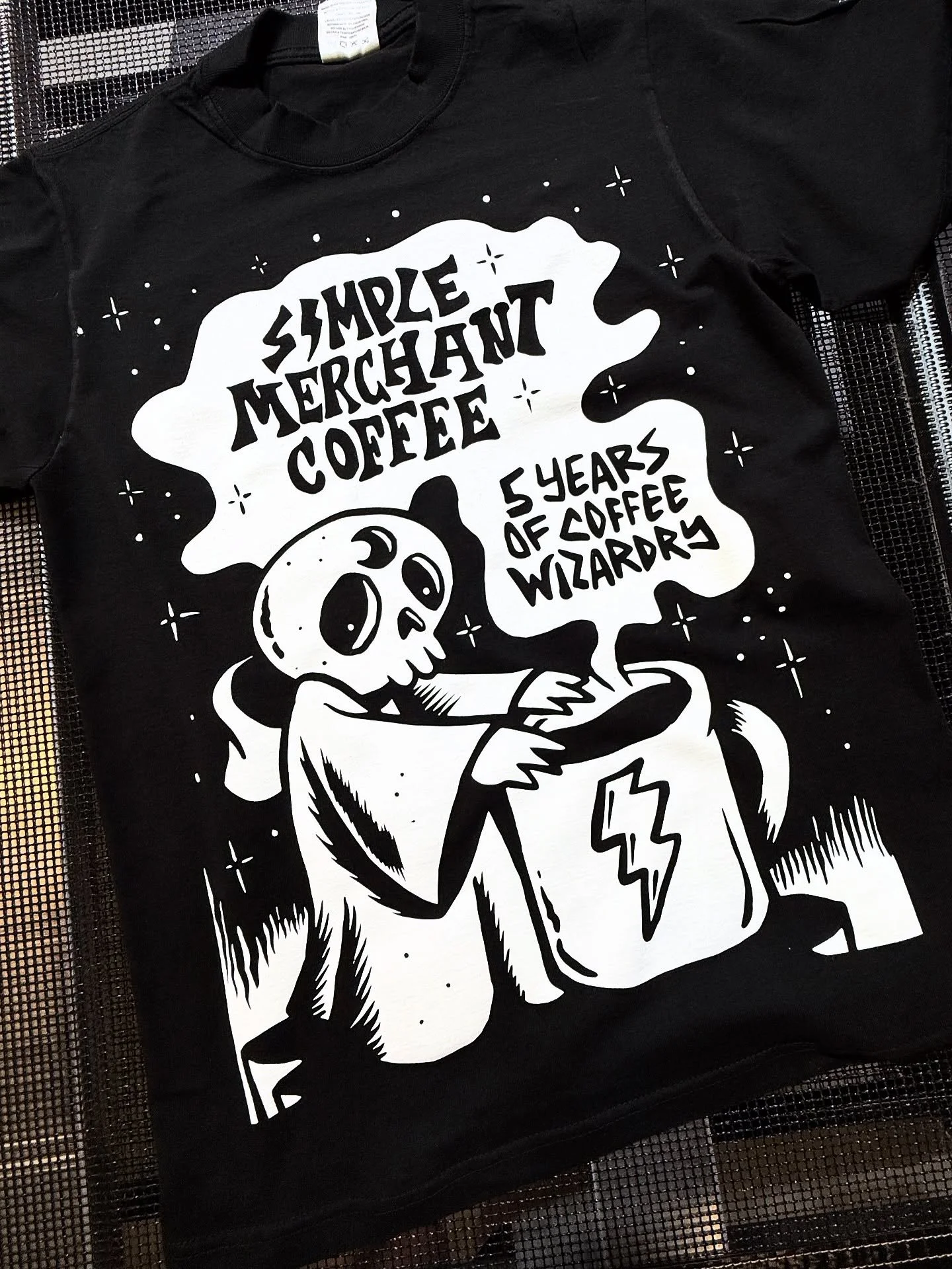 happy 5 years to @simplemerchantcoffee! Printed some fun oversized tees for their anniversary party yesterday :) 

#screenprinting  #screenprintshop #printshop #printstudio #luckyhousemfg #lhmfg #salem #boston