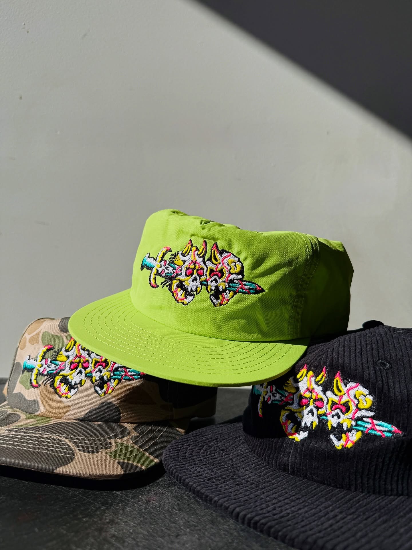 Super fun working on these crazyyy dagger skull hats for @beermoneyshop/ @tallboy666 and @krustyjane &bull; ! 
💀 💀 🗡️