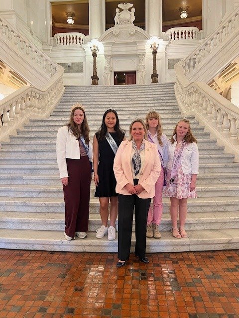 🌟 Oh, the places you'll go! 🌟
The UCFair royal court had some capitol adventures!

The Unionville Community Fair Queen Katrina Wallace, Queen Alternate Jennifer Ding, Princess Ellyson Ansay, and Princess Alternate Katelynne Bell were honored guests
