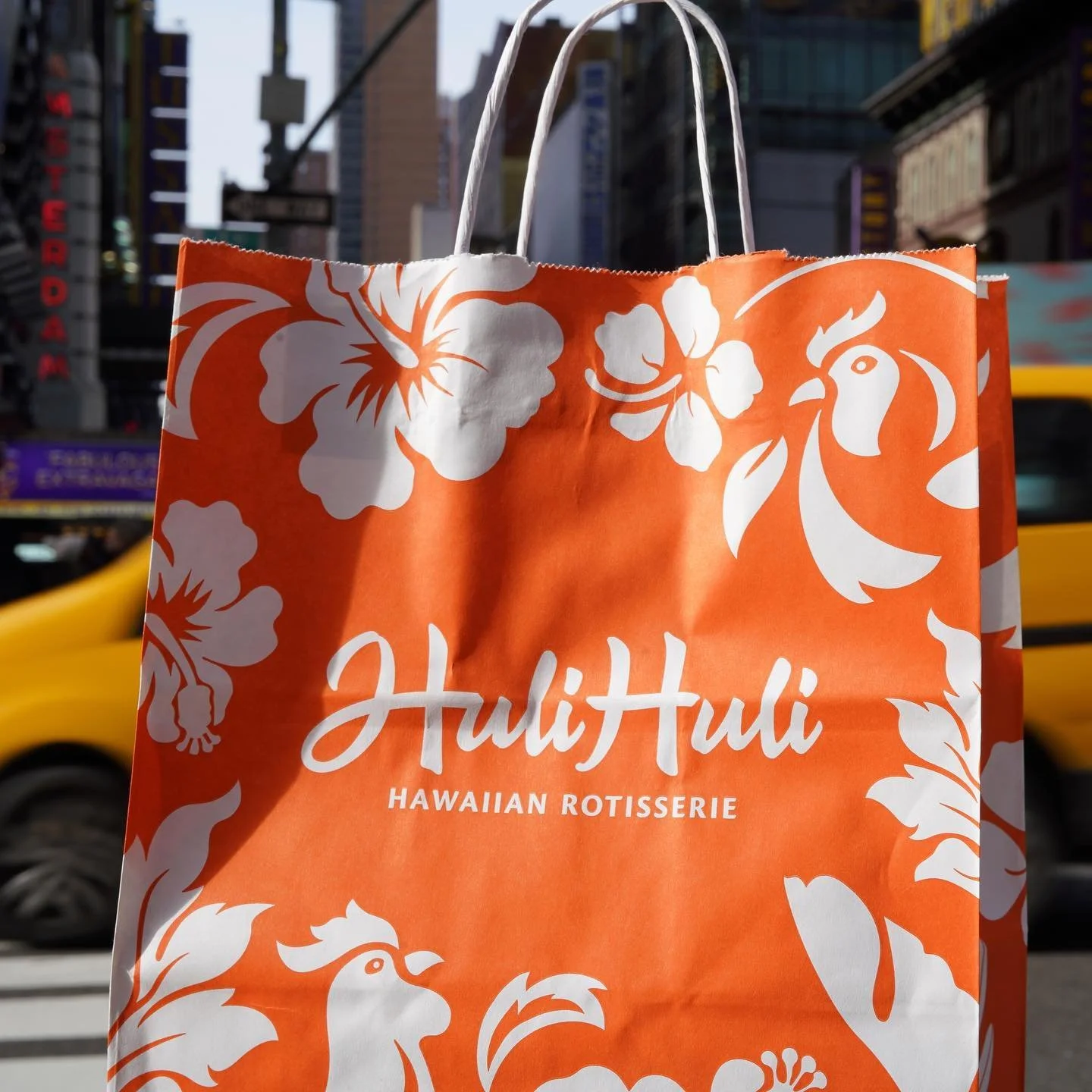 Bring your own sunshine ☀️ , wherever you go. #livealoha .
.
.
.
#goodfoodgoodvibes #hawaiianfood #eatwell #foodislove #eaternyc #thrillist #infatuation #feastagram #hungryhungry #officelunch #bloombergeats #eatingnyc #eatguide #f52grams #forkyeah #f