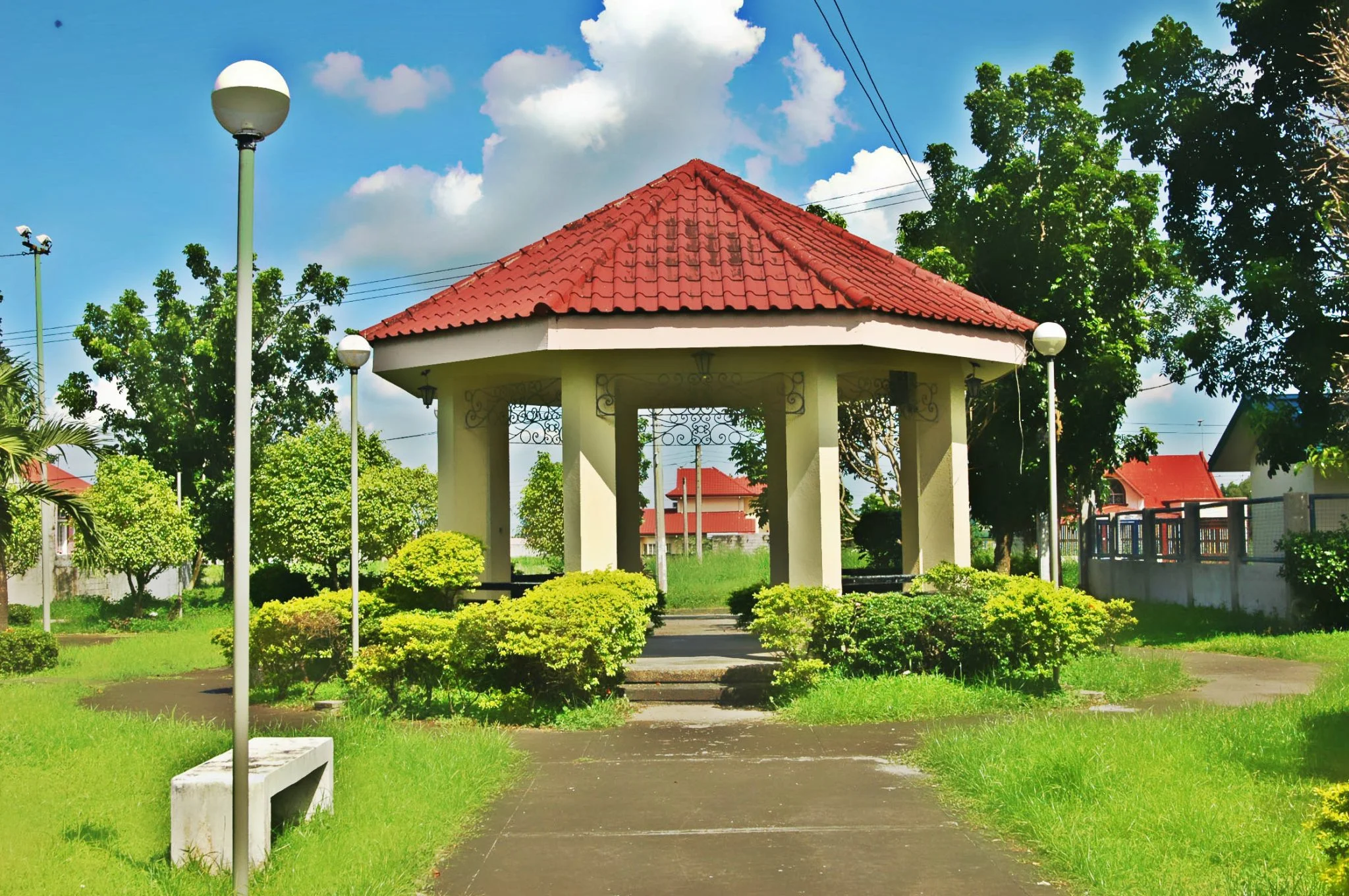 gazebo2.jpg