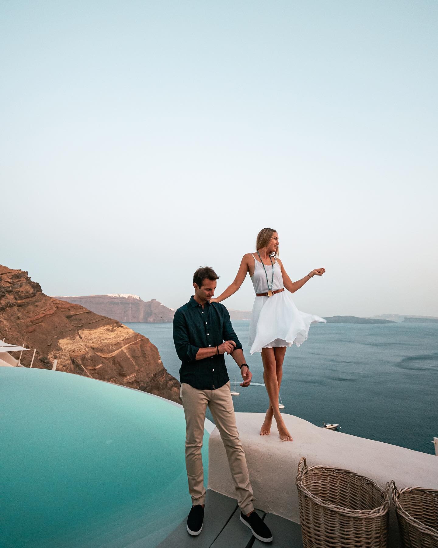 $1000 vs $100 / night in Santorini

😱🧐🧐

::

We stayed in both so you can pick the right place for your bucket list trip.

Key take-always from Sunday&rsquo;s video

1️⃣ The luxury hotel was WAY overpriced 

2️⃣ You&rsquo;ll never believe how far 