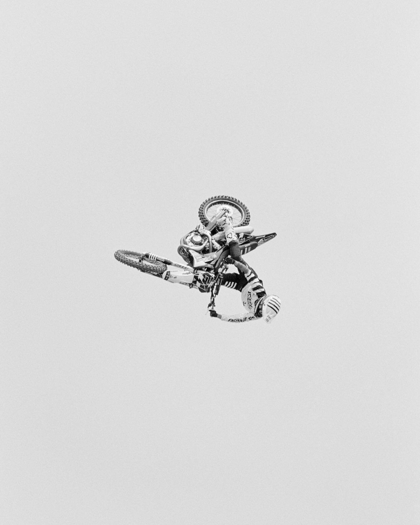 High Air #flashbackfriday 
&bull;
📸#nikonfe 
🔎70-210mm f4
🎞️#kodaktmax400 
&bull;
#motox #xgames #motocross #motocrosshighjump #downtownventura #visitventura #kodakprofessional #filmphotography