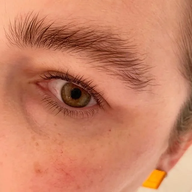 My undone style fluffy brows &amp; they are all mine 💕 
#loveyourbrows with @sarahcollinsmakeuphair @the_hivebeautybar - BROW BAR &bull;lamination
&bull;shaping &bull;tinting &bull;waxing
With 20 years of Brow experience I can help you perfect your 