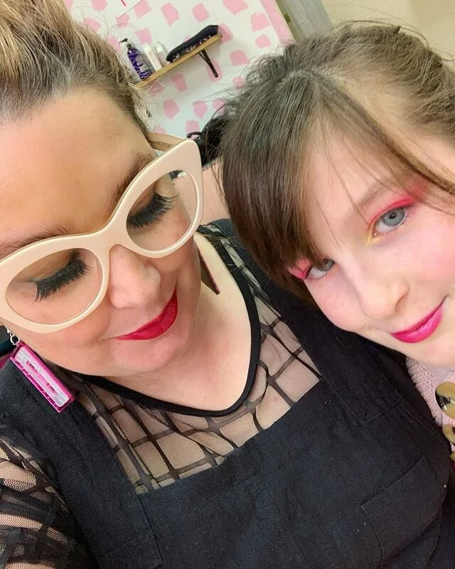 Party time 🥳 @the_hivebeautybar #oneofthelast #partytime #makeup #hair #glitter #sparkle #covidsafesalon
