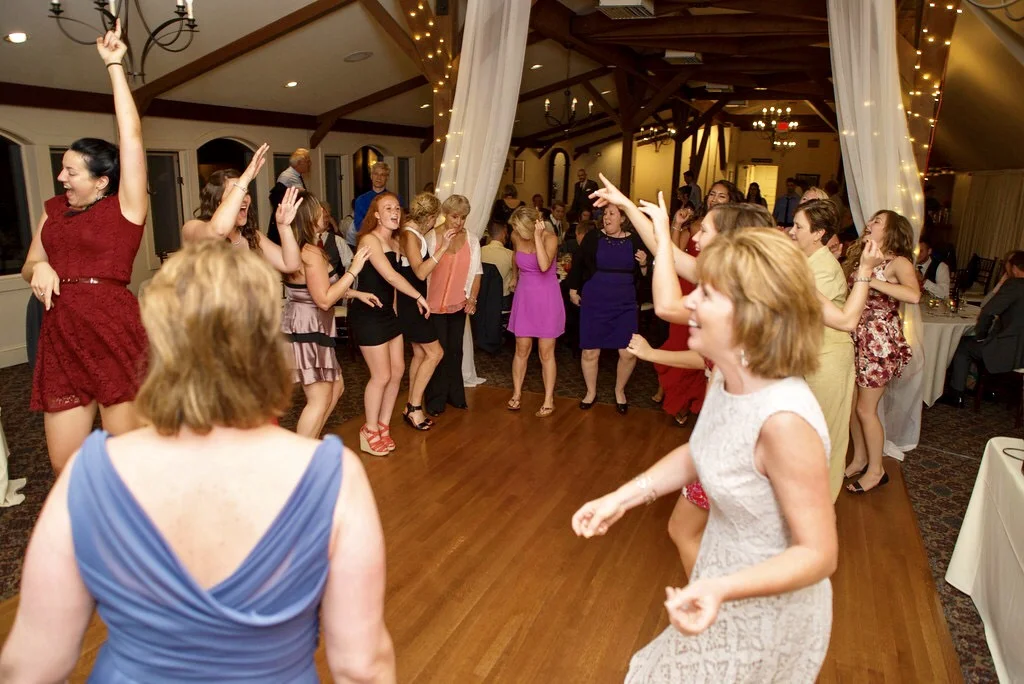 I do [wanna come to your wedding]