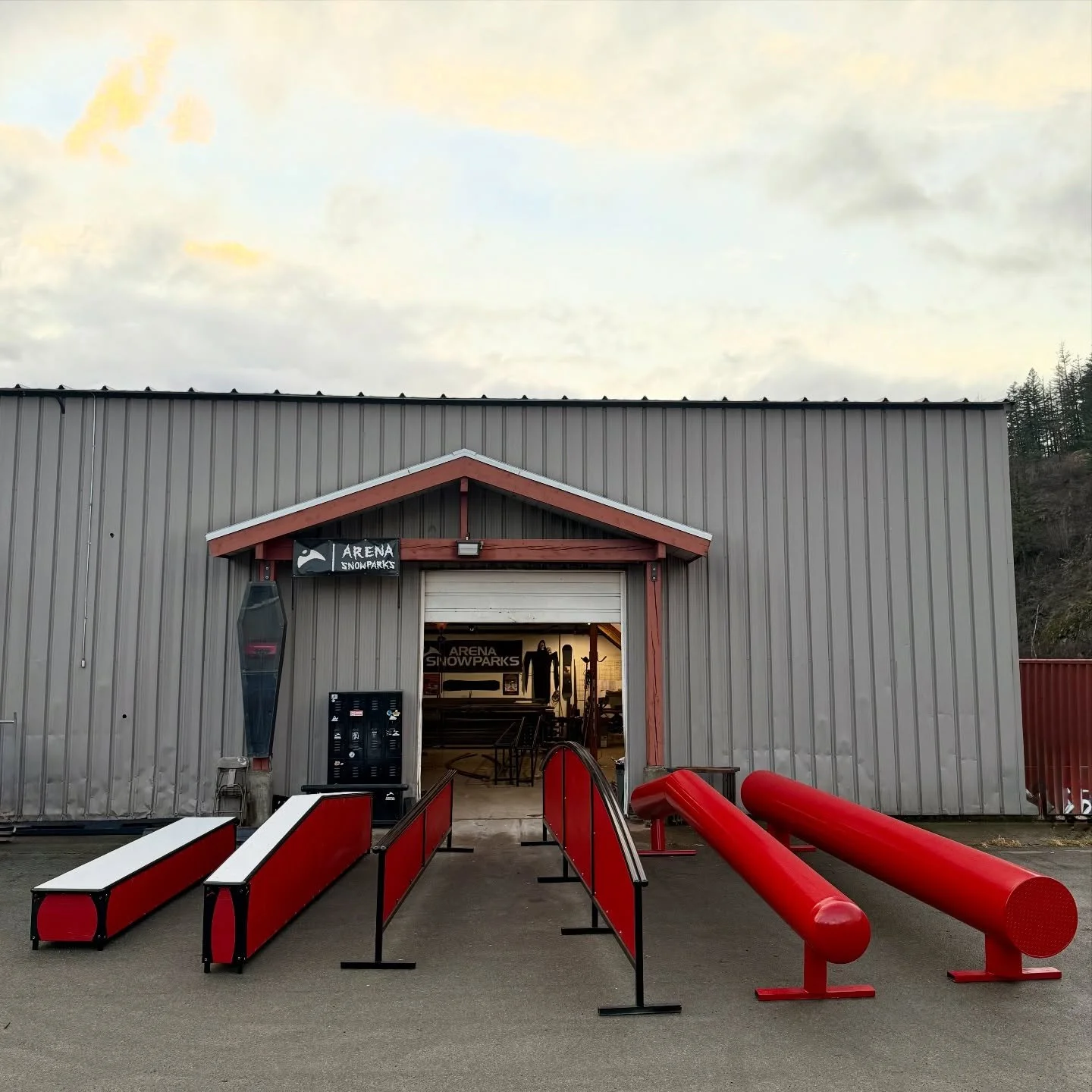 Solid stack of new features for the shredders of @roseterrainparks in Nevada. Thanks again @mtroseskitahoe!
#ASPrails #mtrose