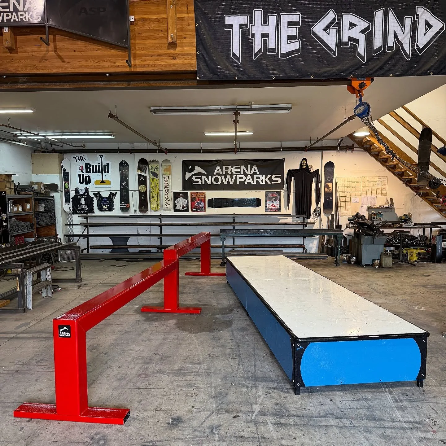 @asessippi in Manitoba dropping in on a sexy Stepdown Thicc Bar and dancefloor combo this winter!
#ASPrails