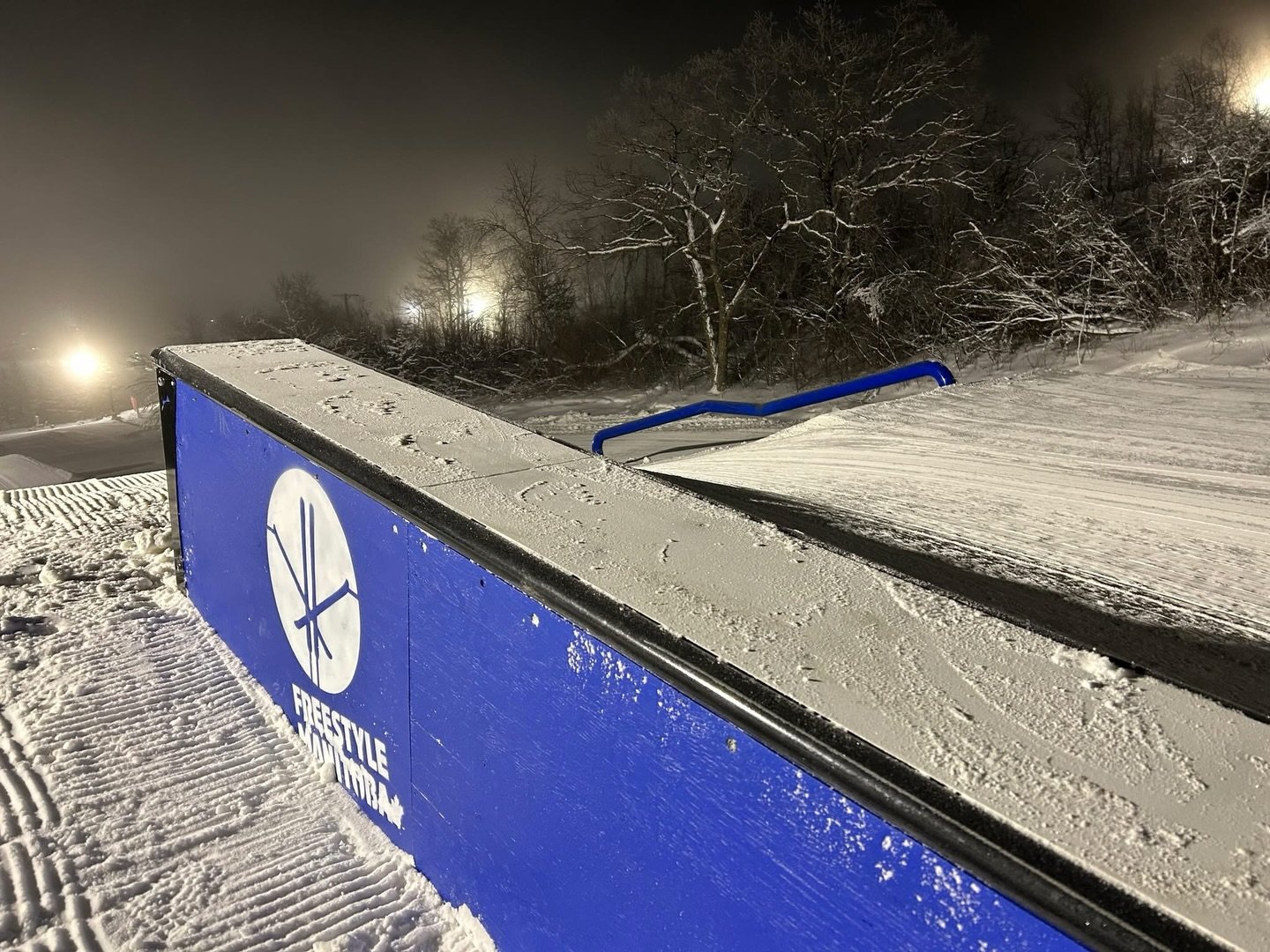 @onholidaymtn is a go!!
Prairie Doggin&rsquo; stop three was another good one in La Rivi&egrave;re Manitoba! Thank you @freestylemanitoba and everyone at Holiday Mtn for getting us back out here. Enjoy the park and new features!
#ASPparks #ASPrails